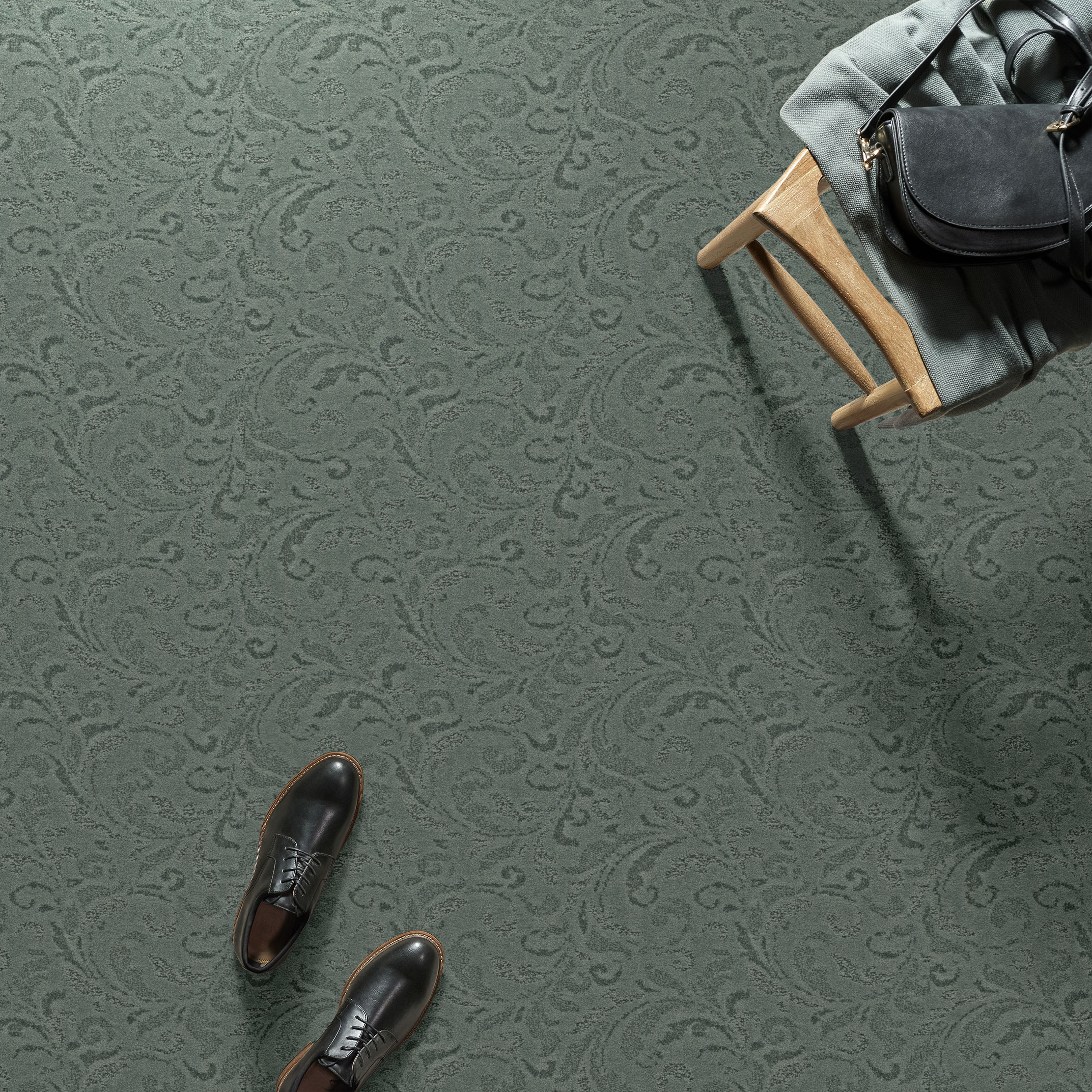 CHARISMATIC THAI BASIL ROOM