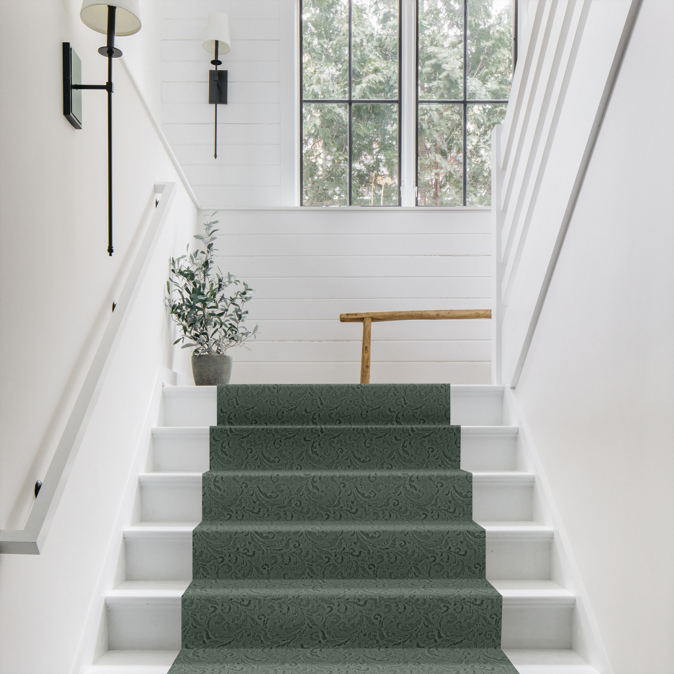 CHARISMATIC THAI BASIL ROOM