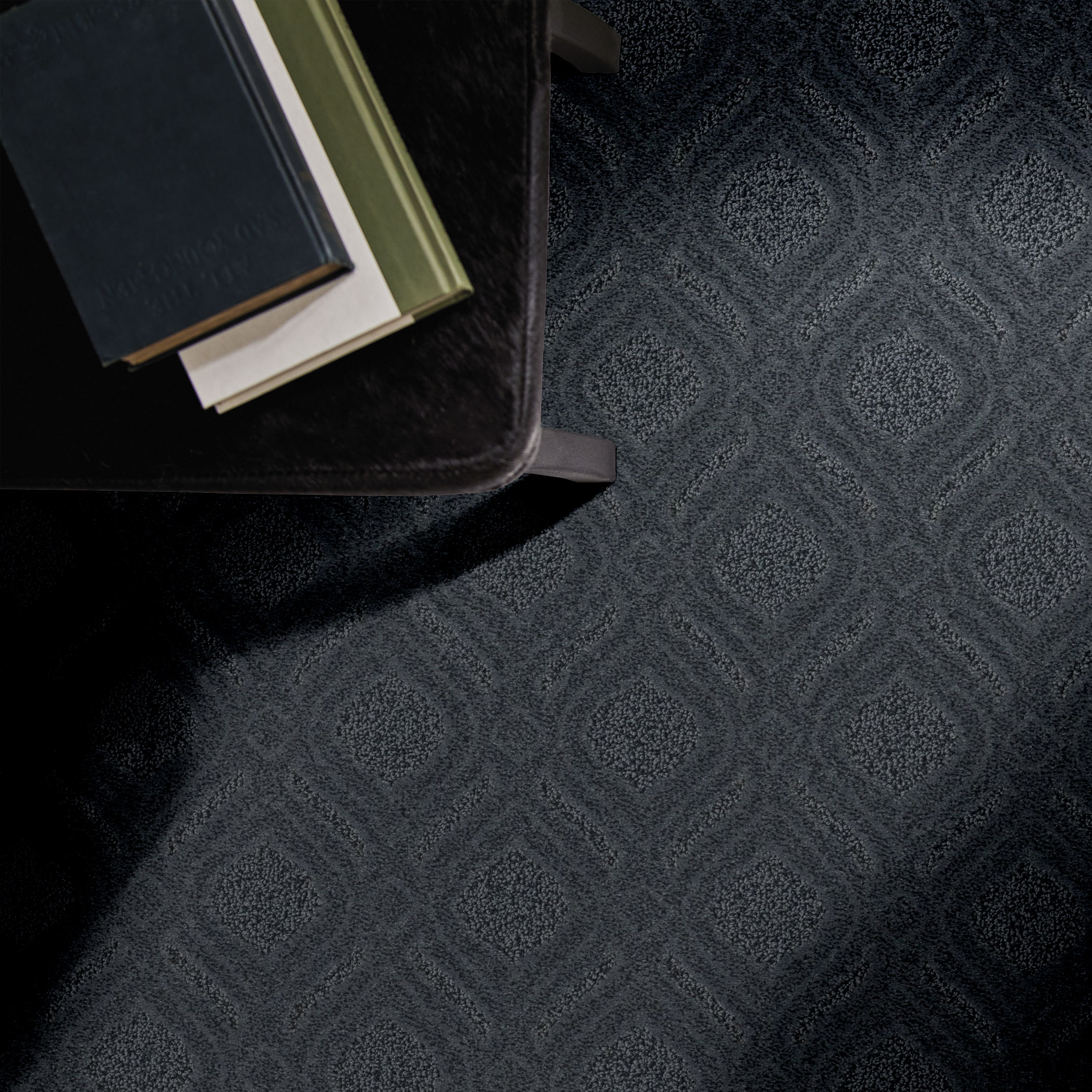 EXPRESSIVE GRAY SKIES ROOM