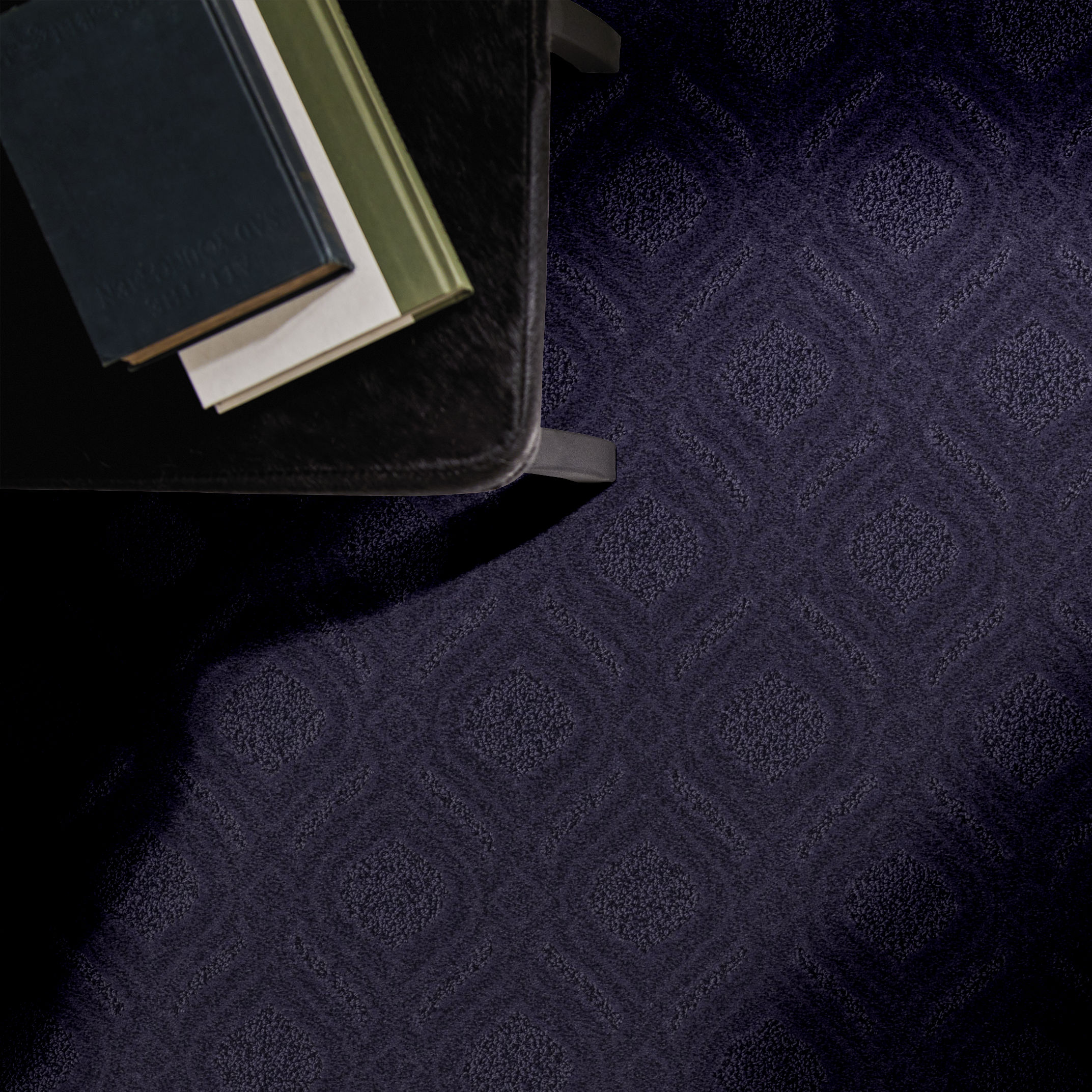 EXPRESSIVE DARK LILAC ROOM