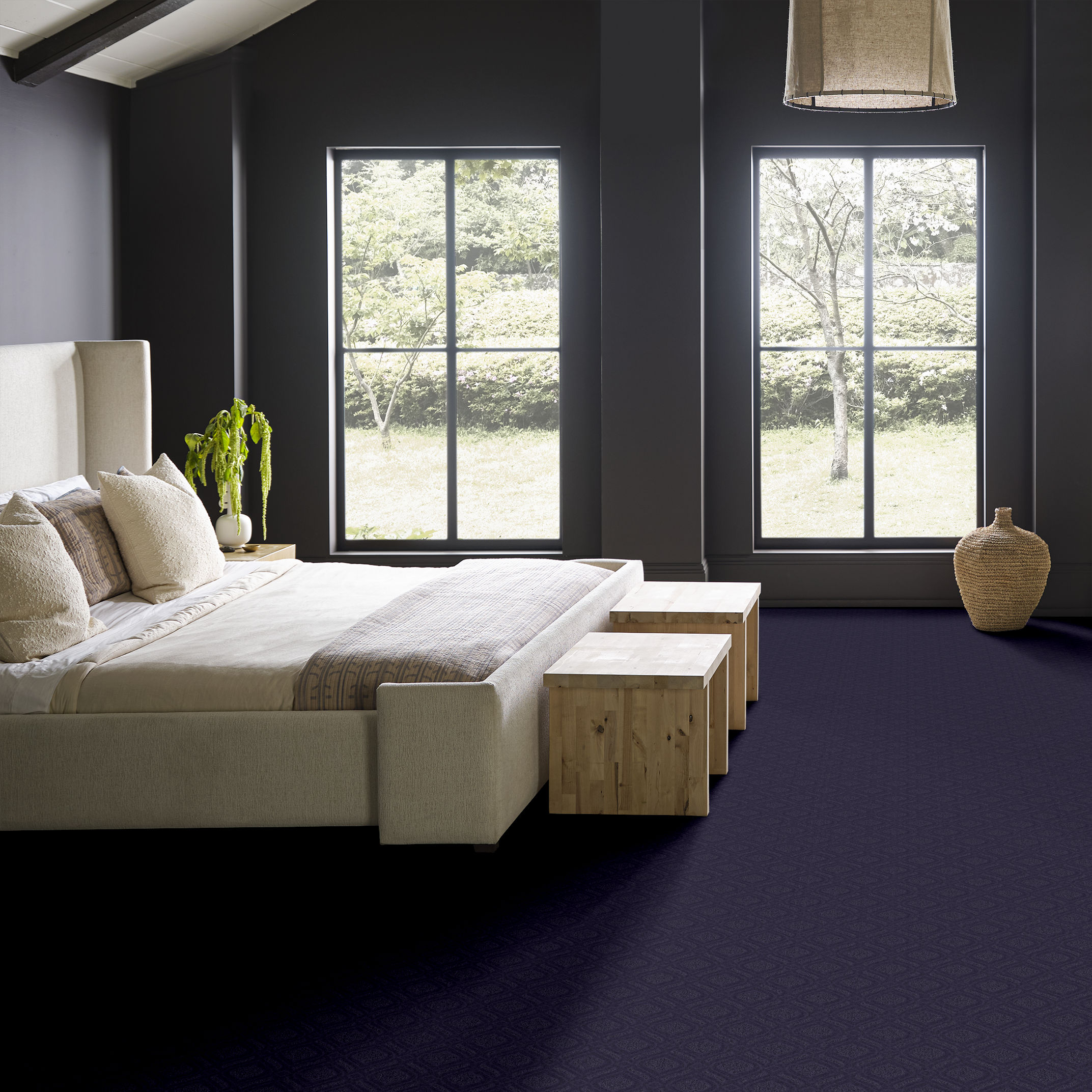 EXPRESSIVE DARK LILAC ROOM
