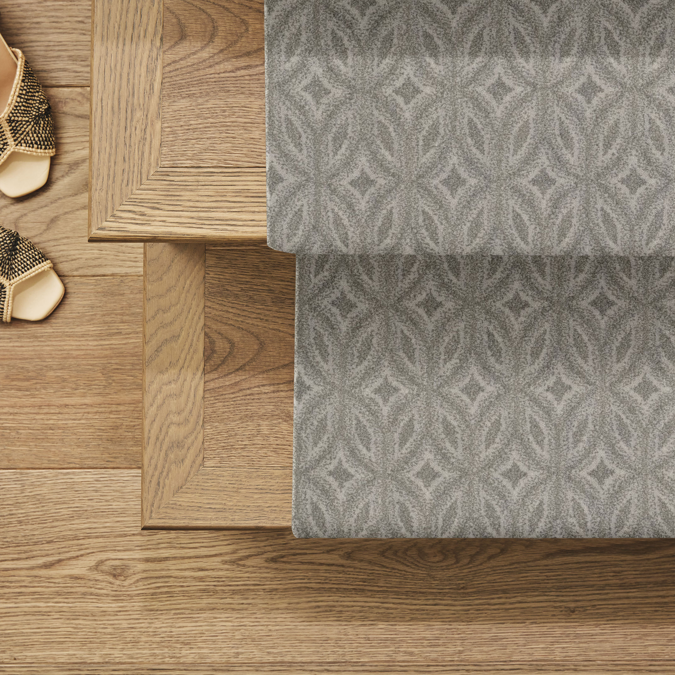 ENLIGHTENED WHITE METAL ROOM