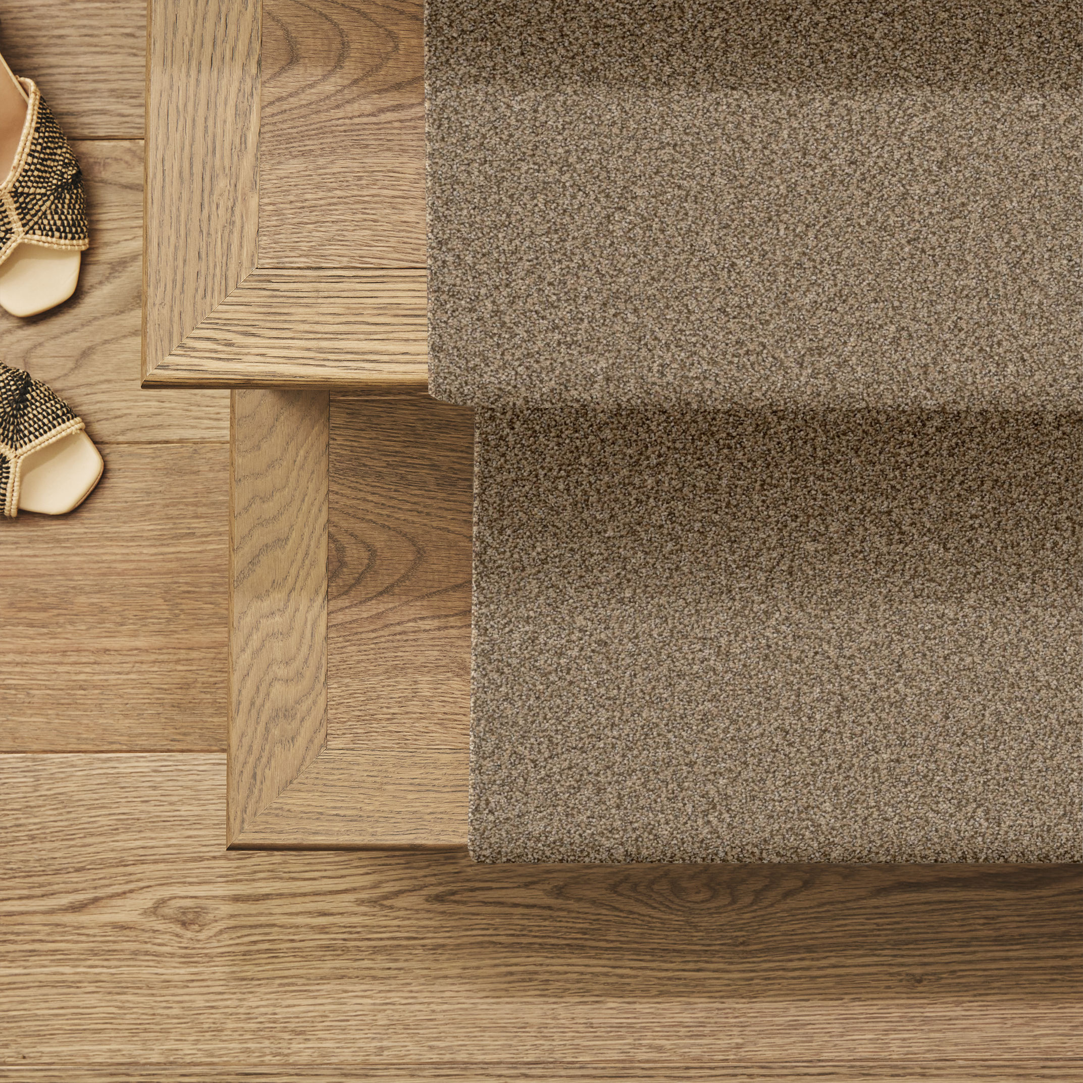 SOMERSET DISTANT LAND ROOM