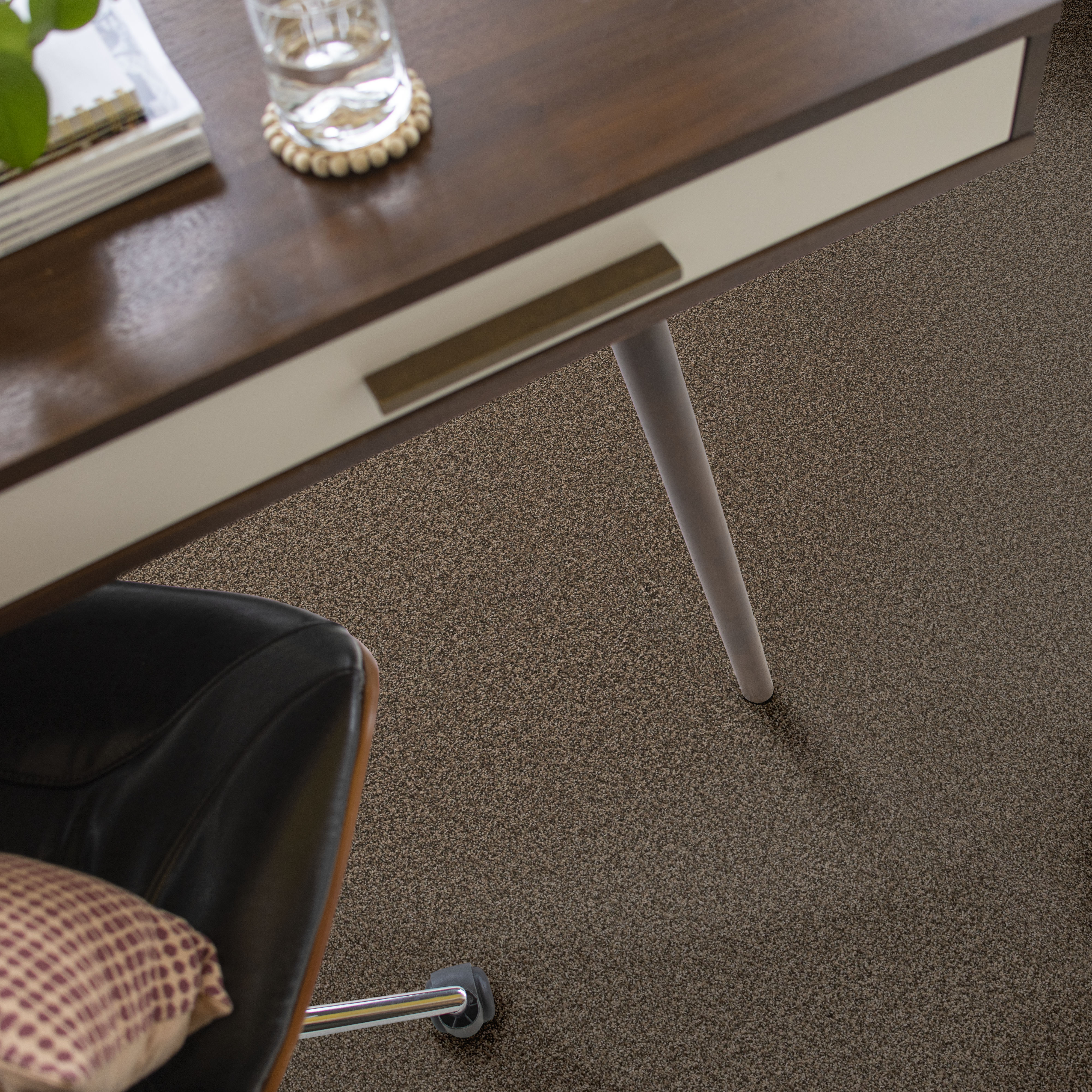 FABULOUS SMOKEHOUSE ROOM in room