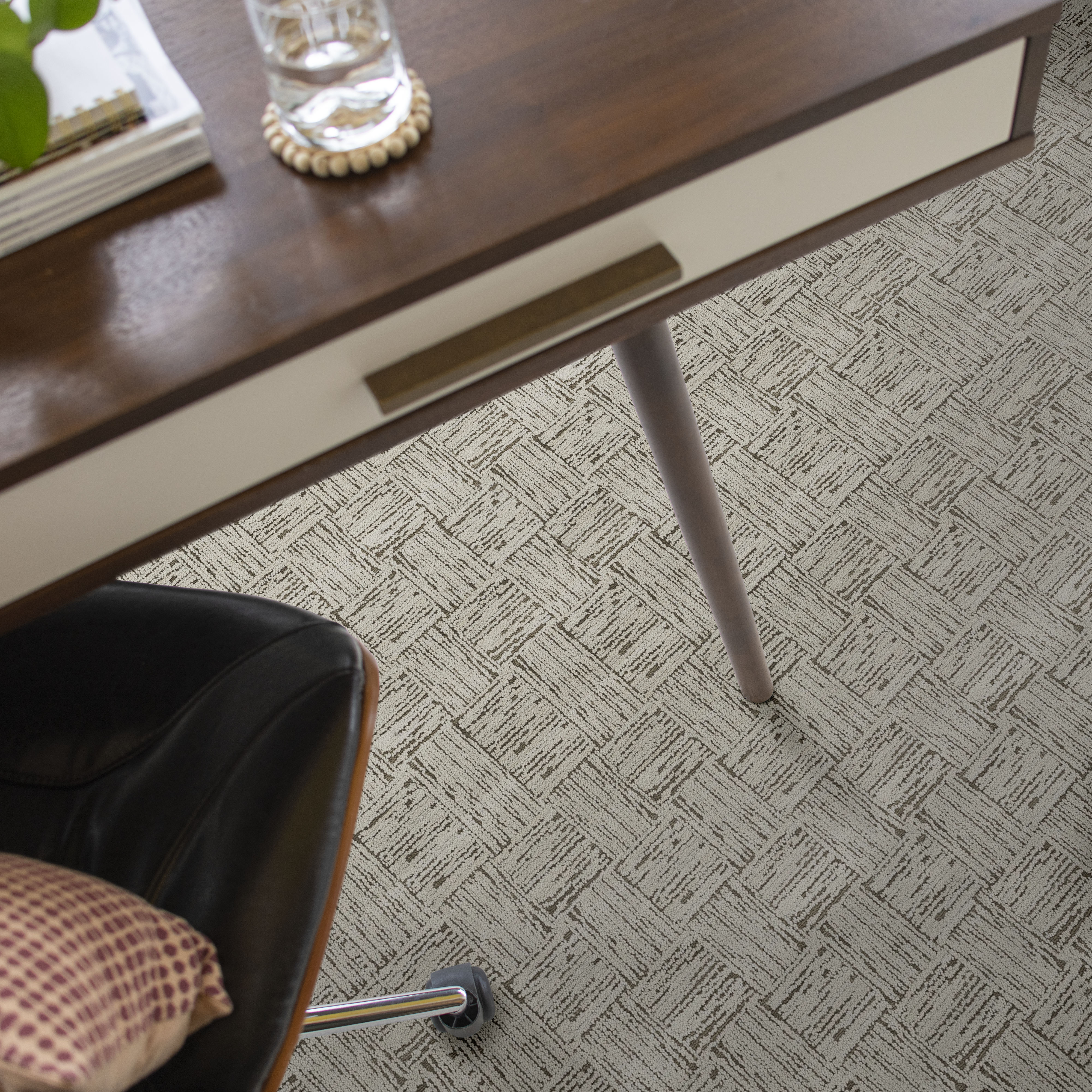 MODERNE FINE LINEN ROOM in room