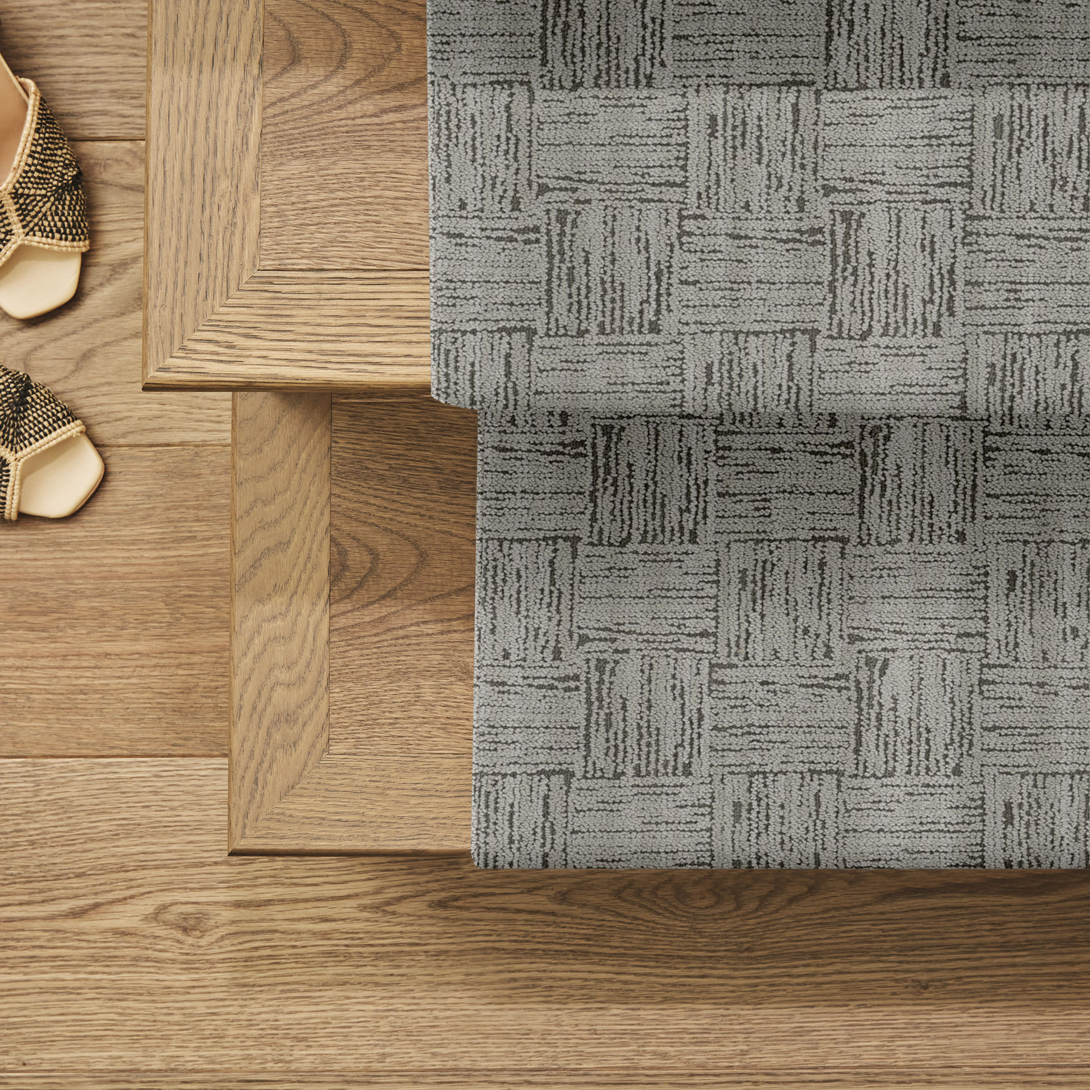 MODERNE GRECIAN STONE ROOM