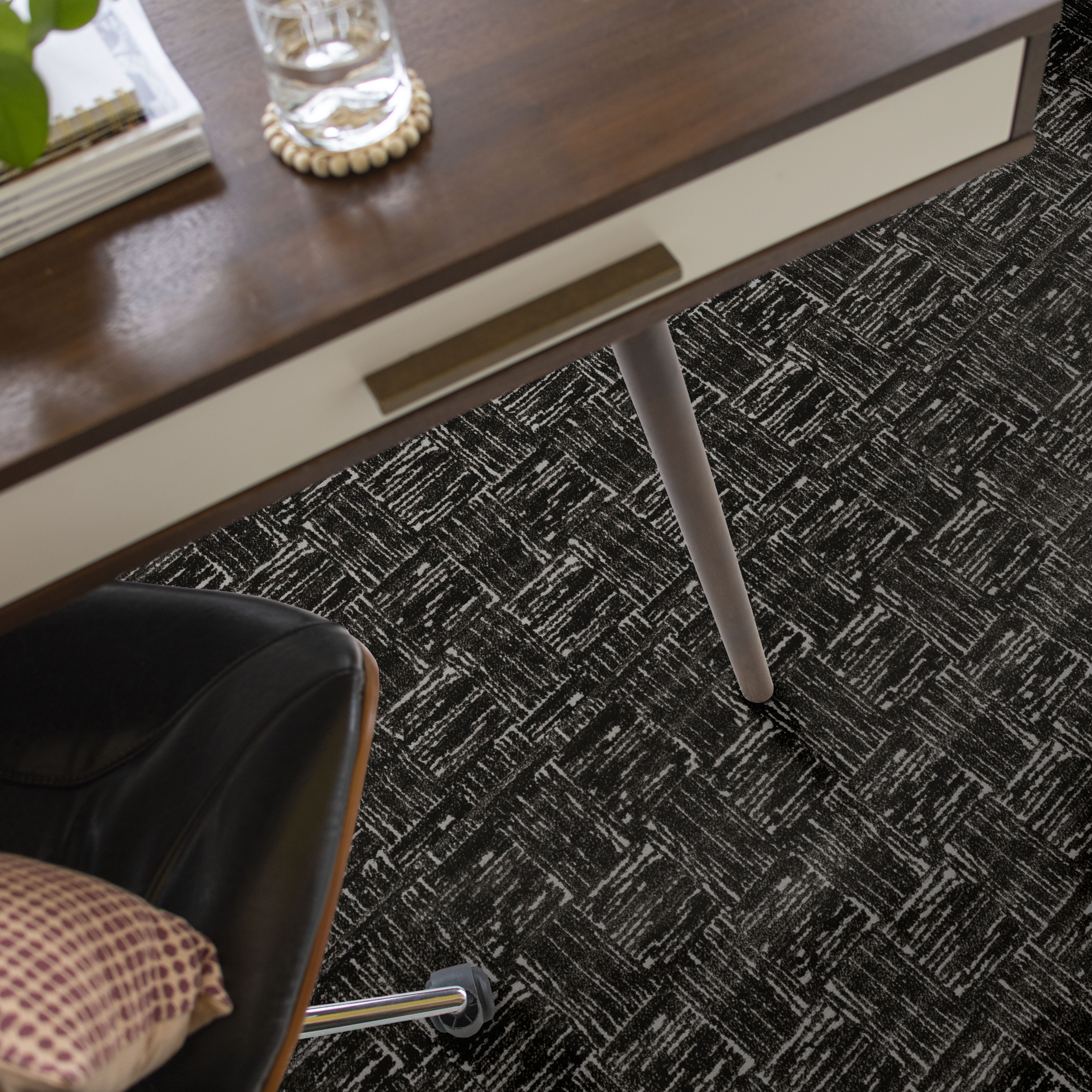 MODERNE WROUGHT IRON ROOM in room