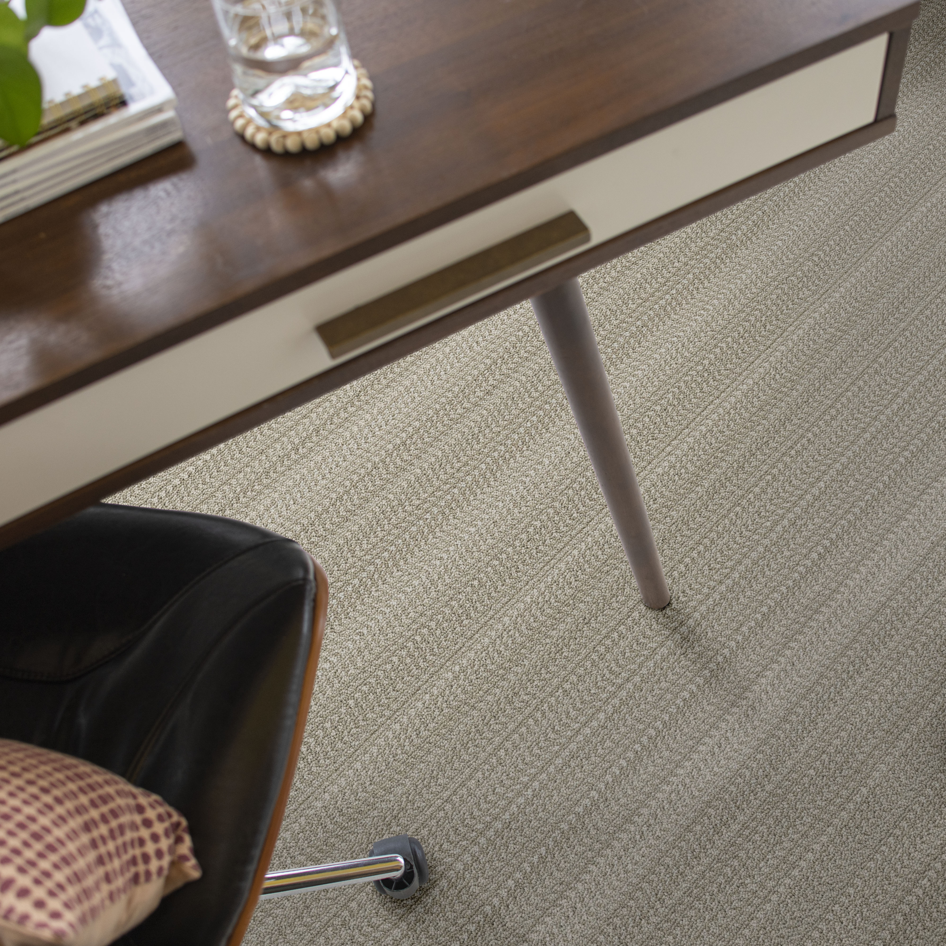 MARQUET ANCIENT STREET ROOM in room