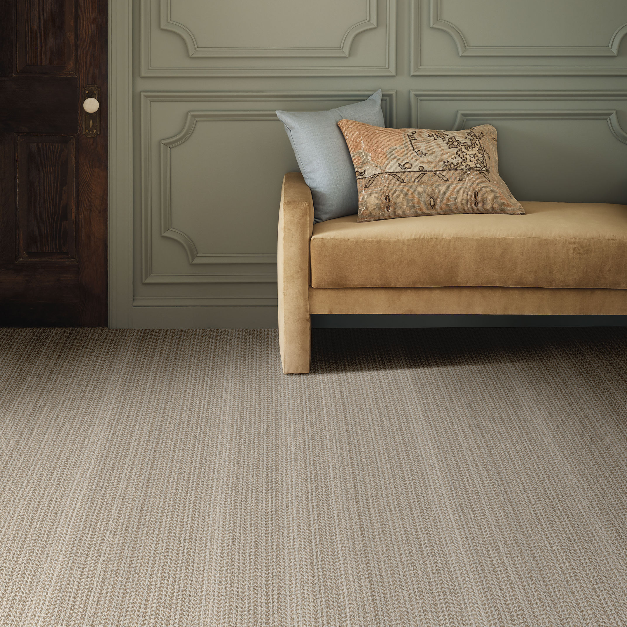 MARQUET GOLD BAND ROOM