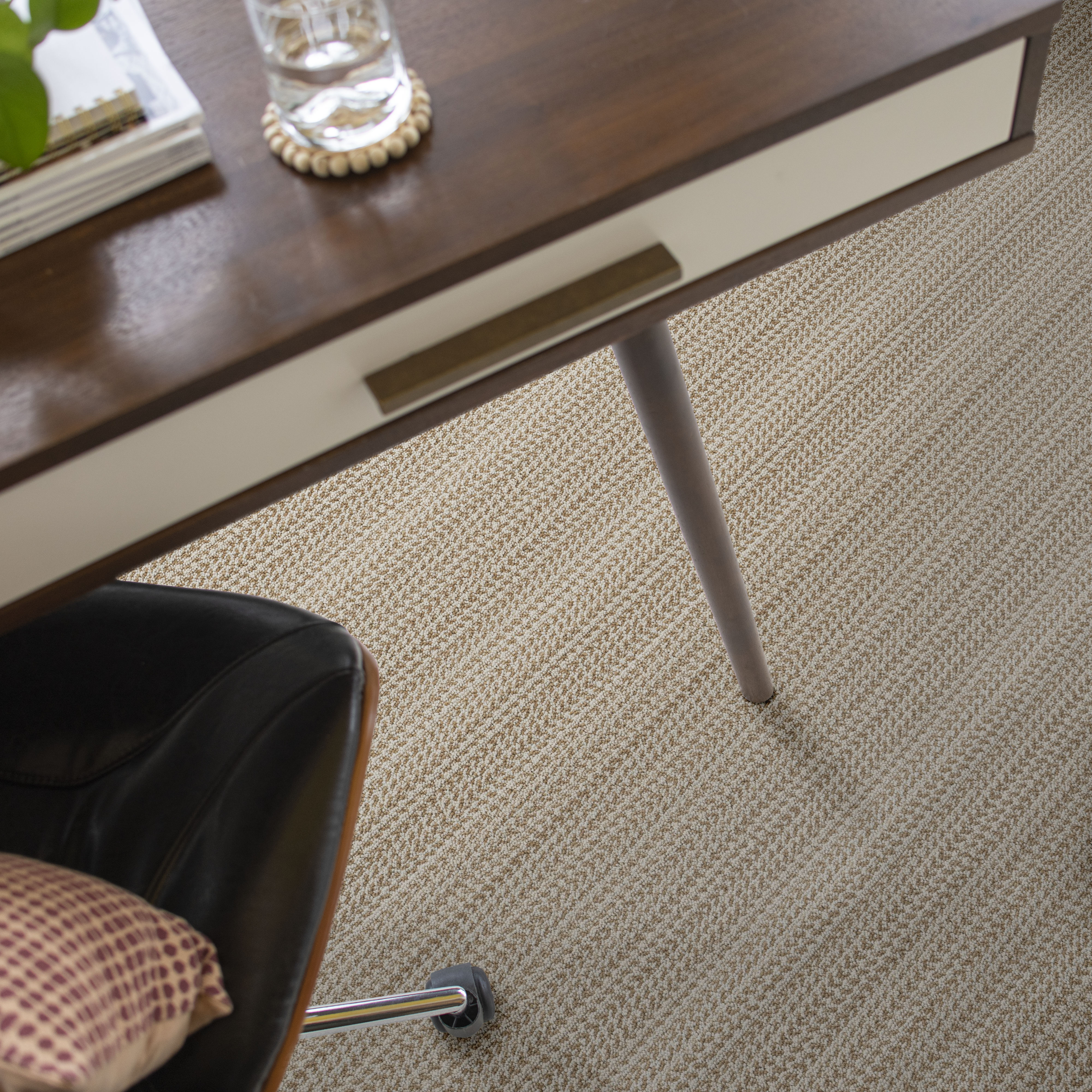 MARQUET GOLD BAND ROOM in room