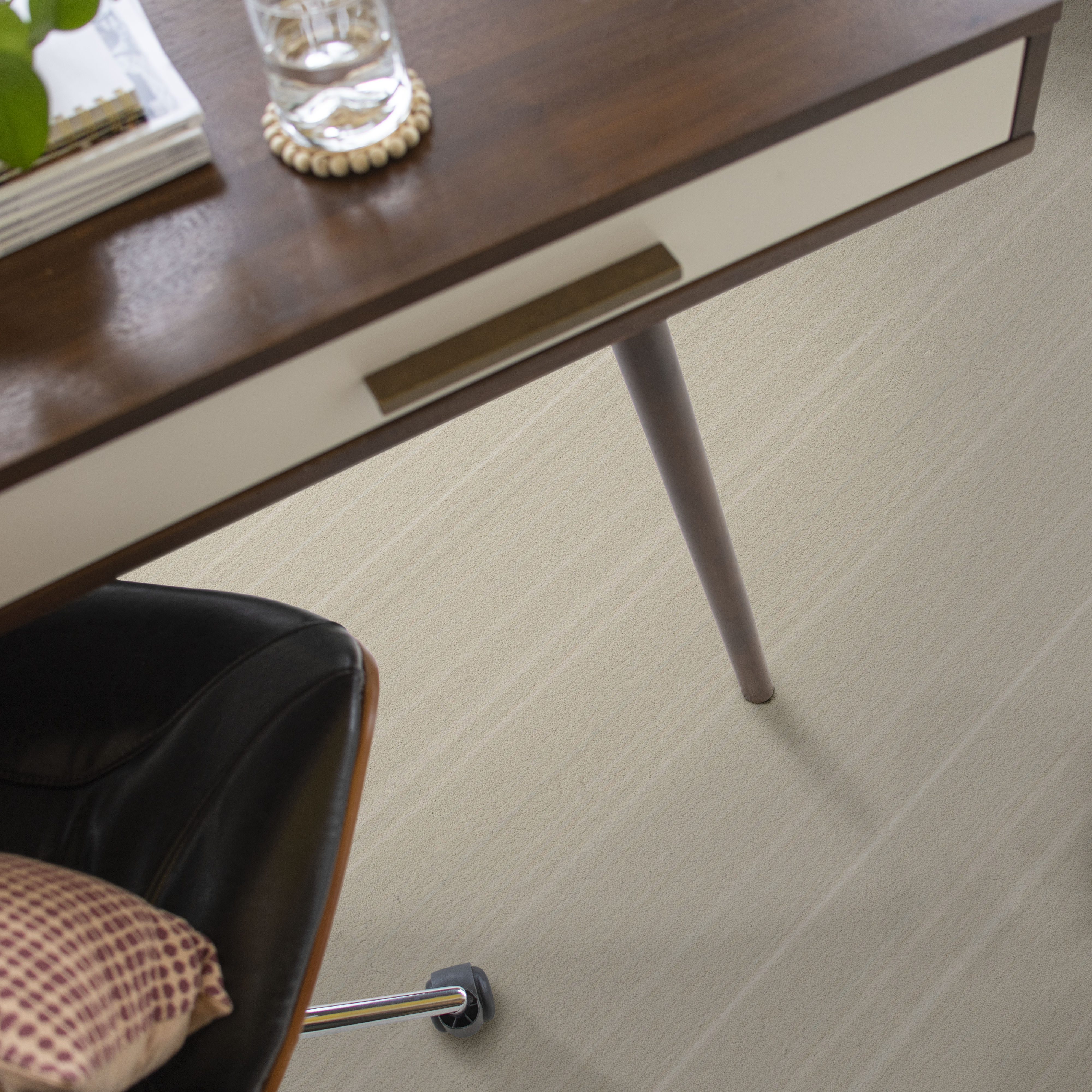 MAGNIFIQUE CRYSTAL CHANDELIER ROOM in room