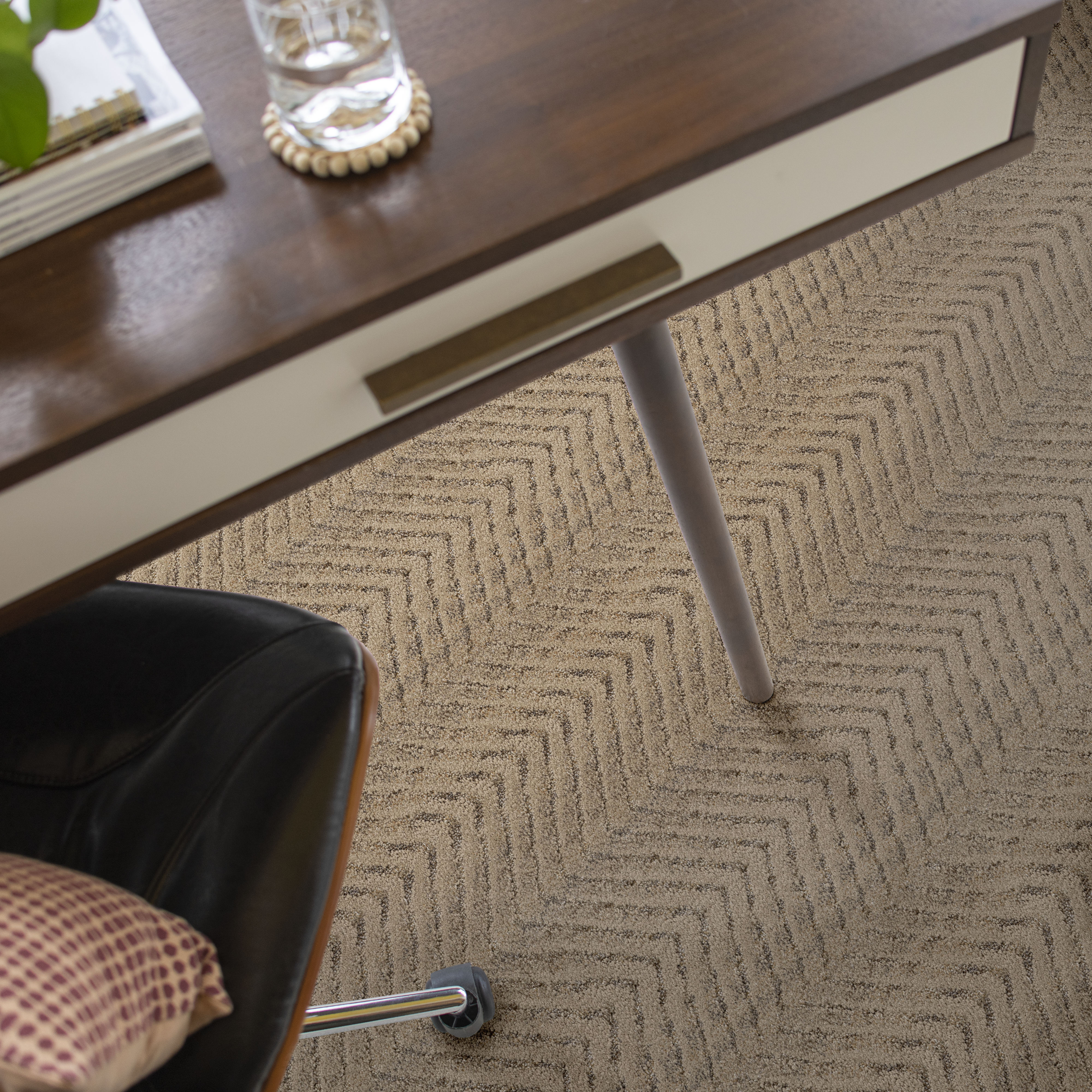 ICON TOFFEE ROOM in room