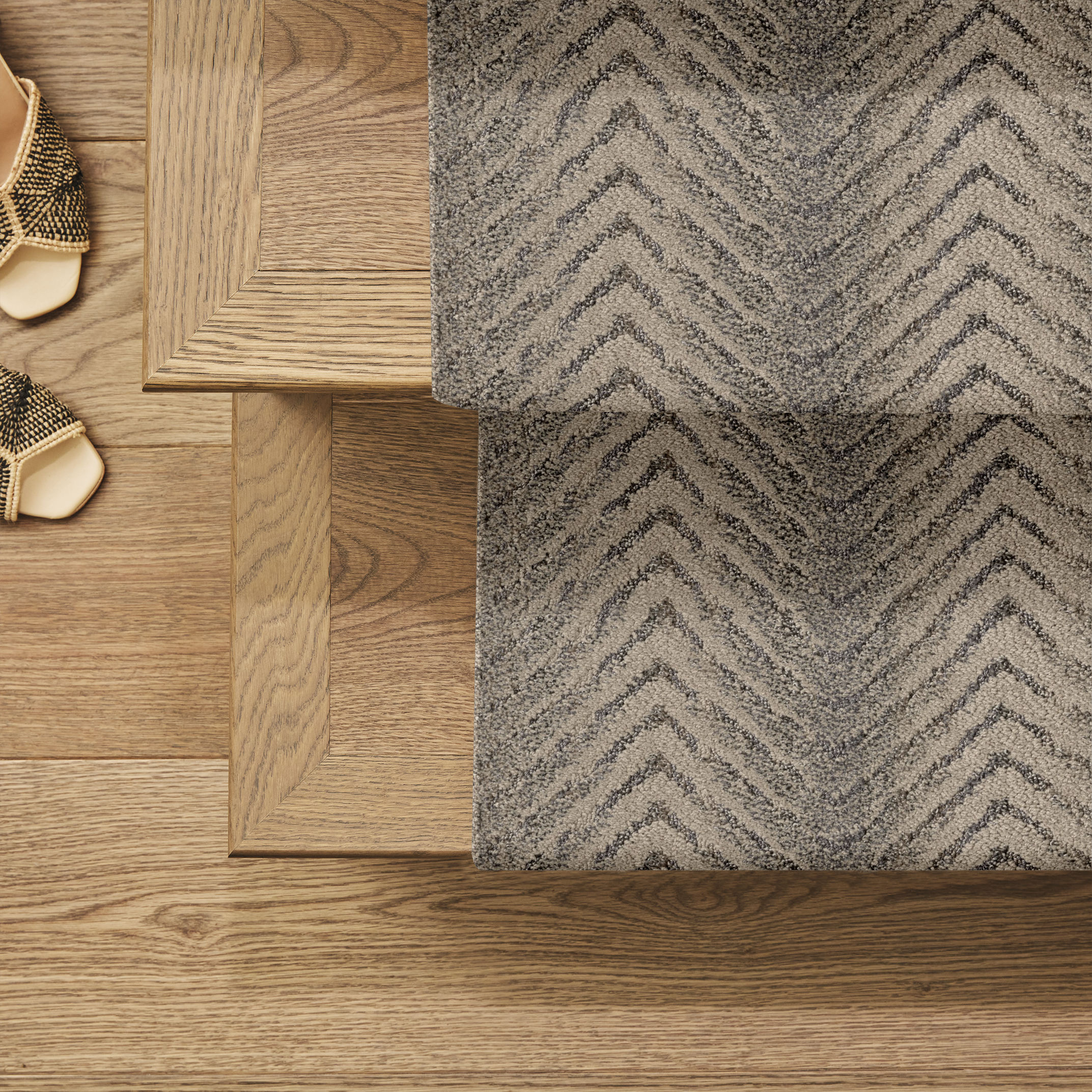 ICON CHIC TAUPE ROOM