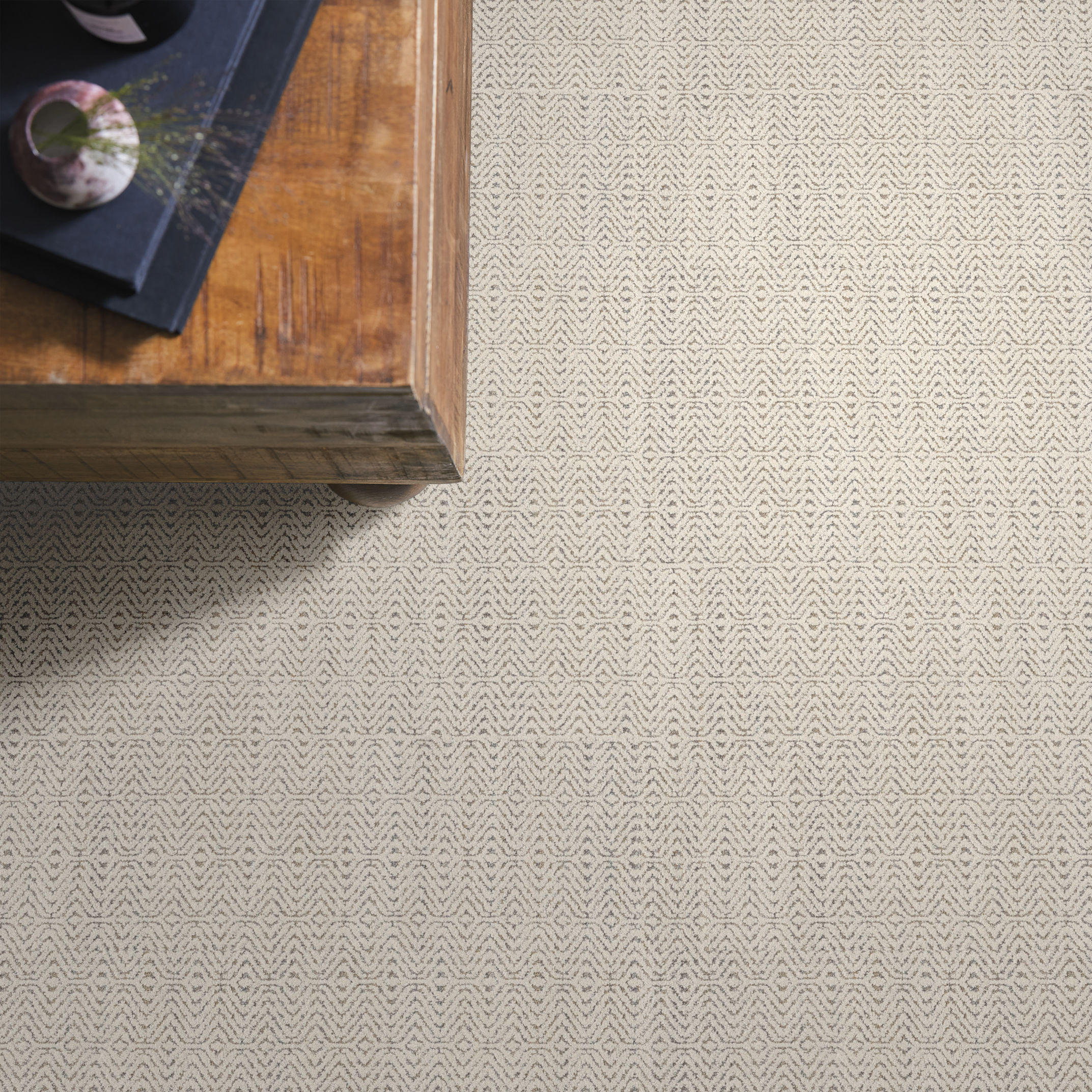 DELIGHT IVORY METALLIC ROOM