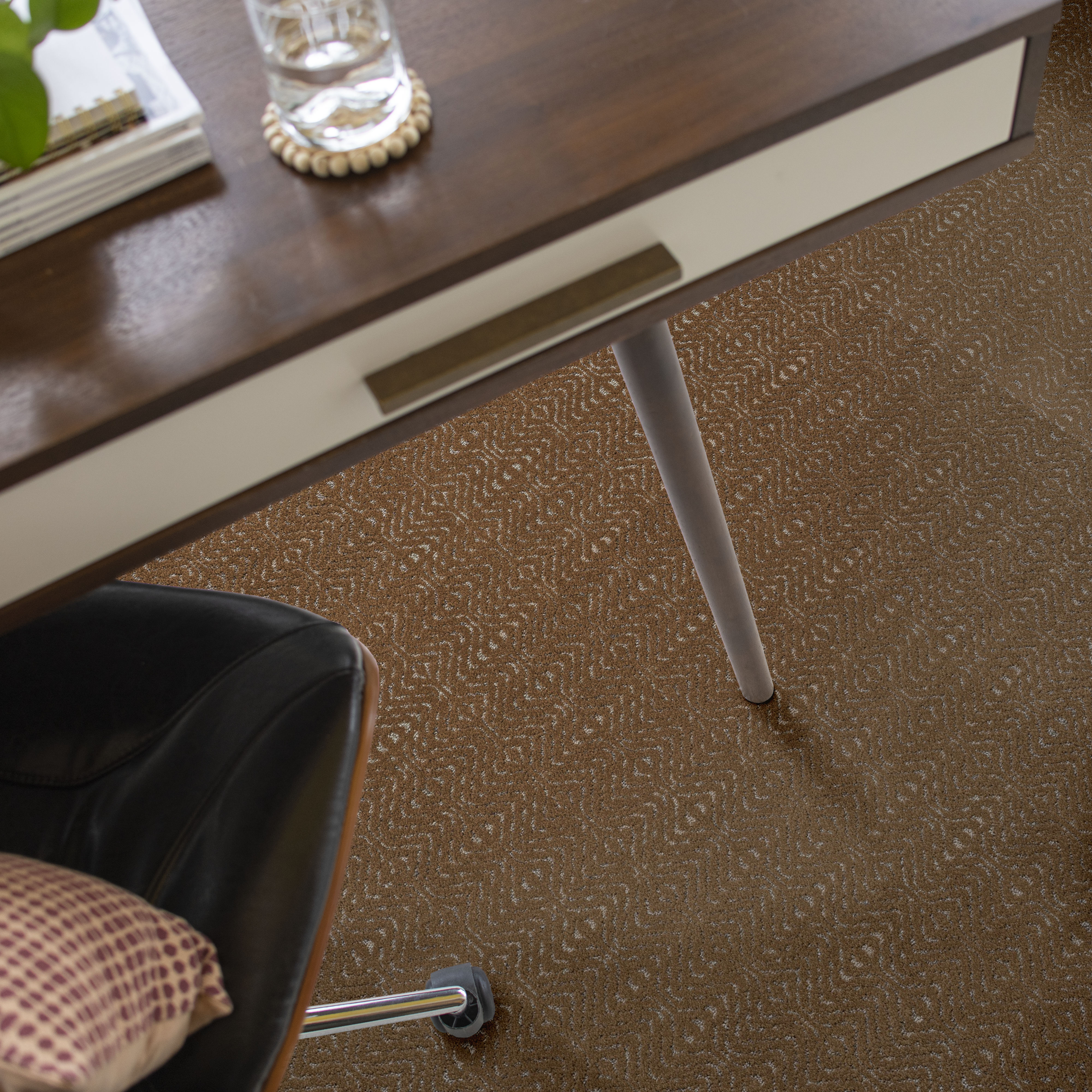 DELIGHT AUTUMN ACORN ROOM in room