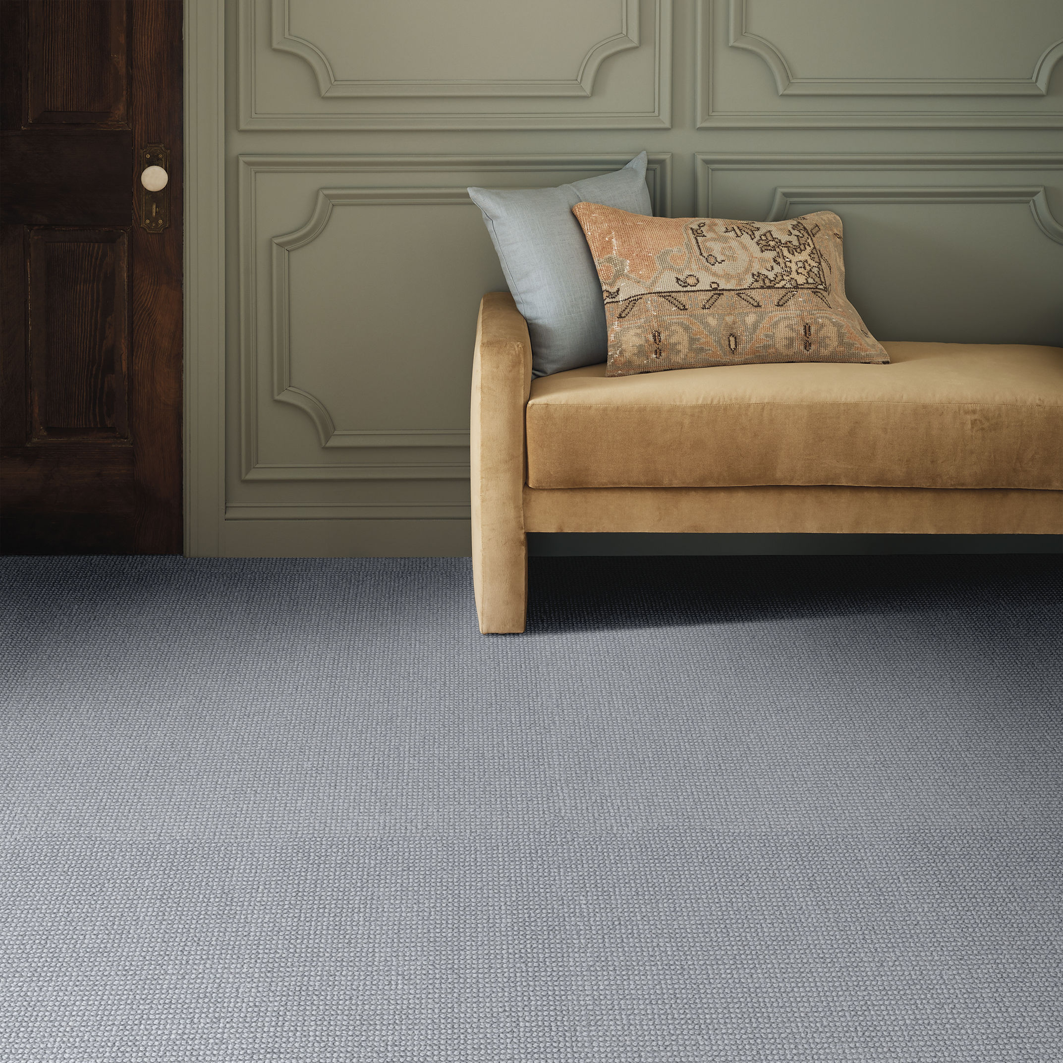 ALLURING OPALINE ROOM