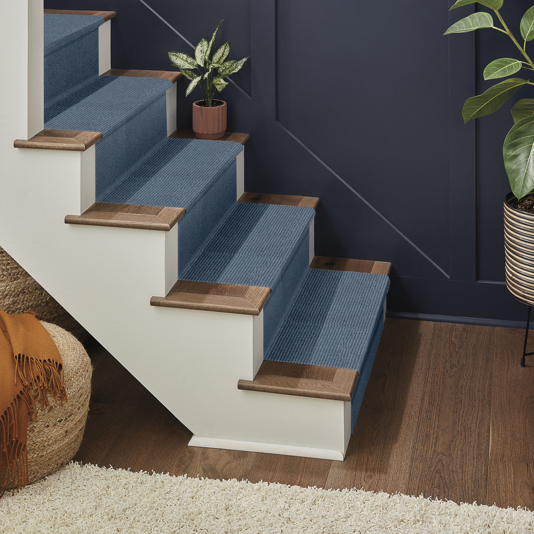 ALLURING AZURITE ROOM