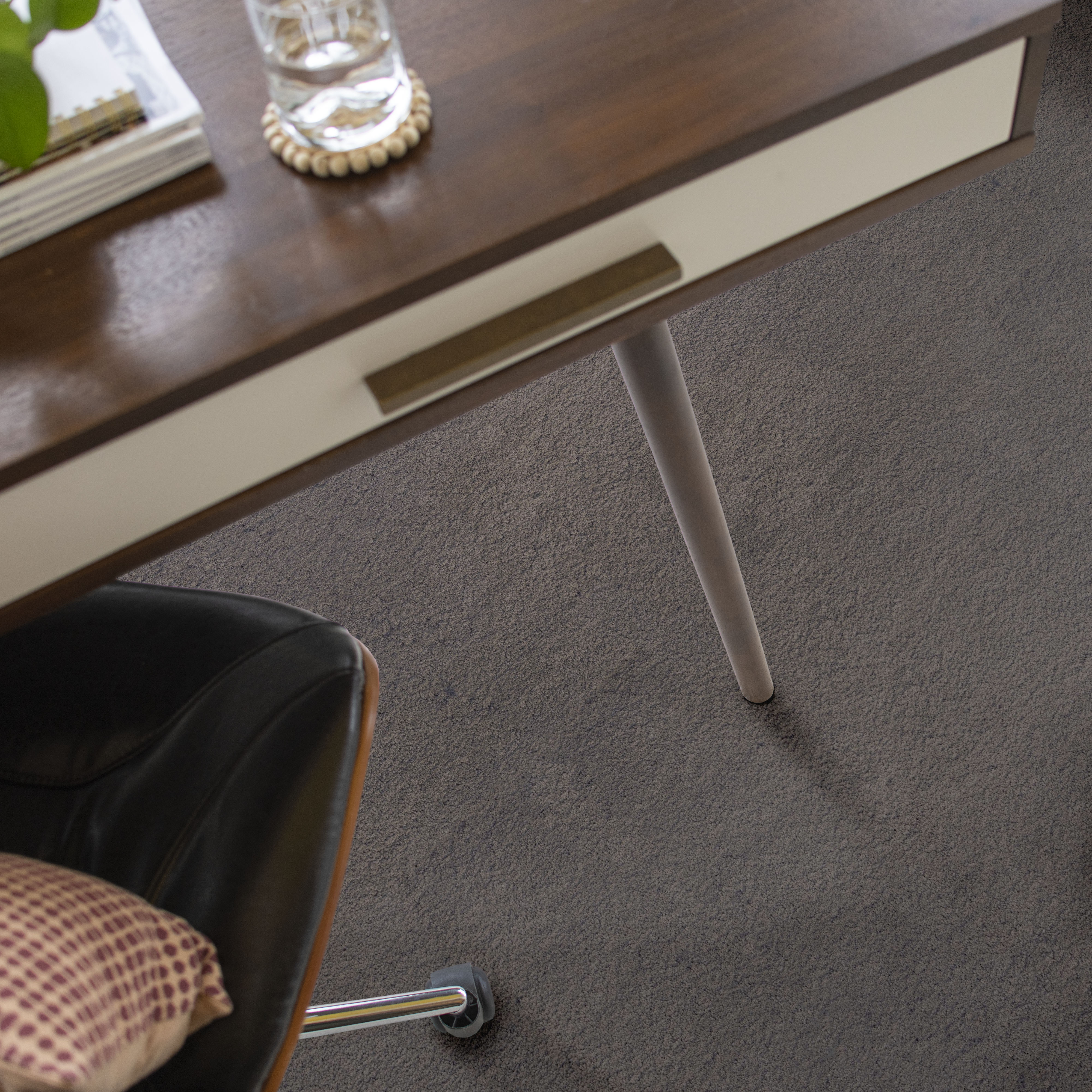 LUXE FEEL I SHALE STONE ROOM in room