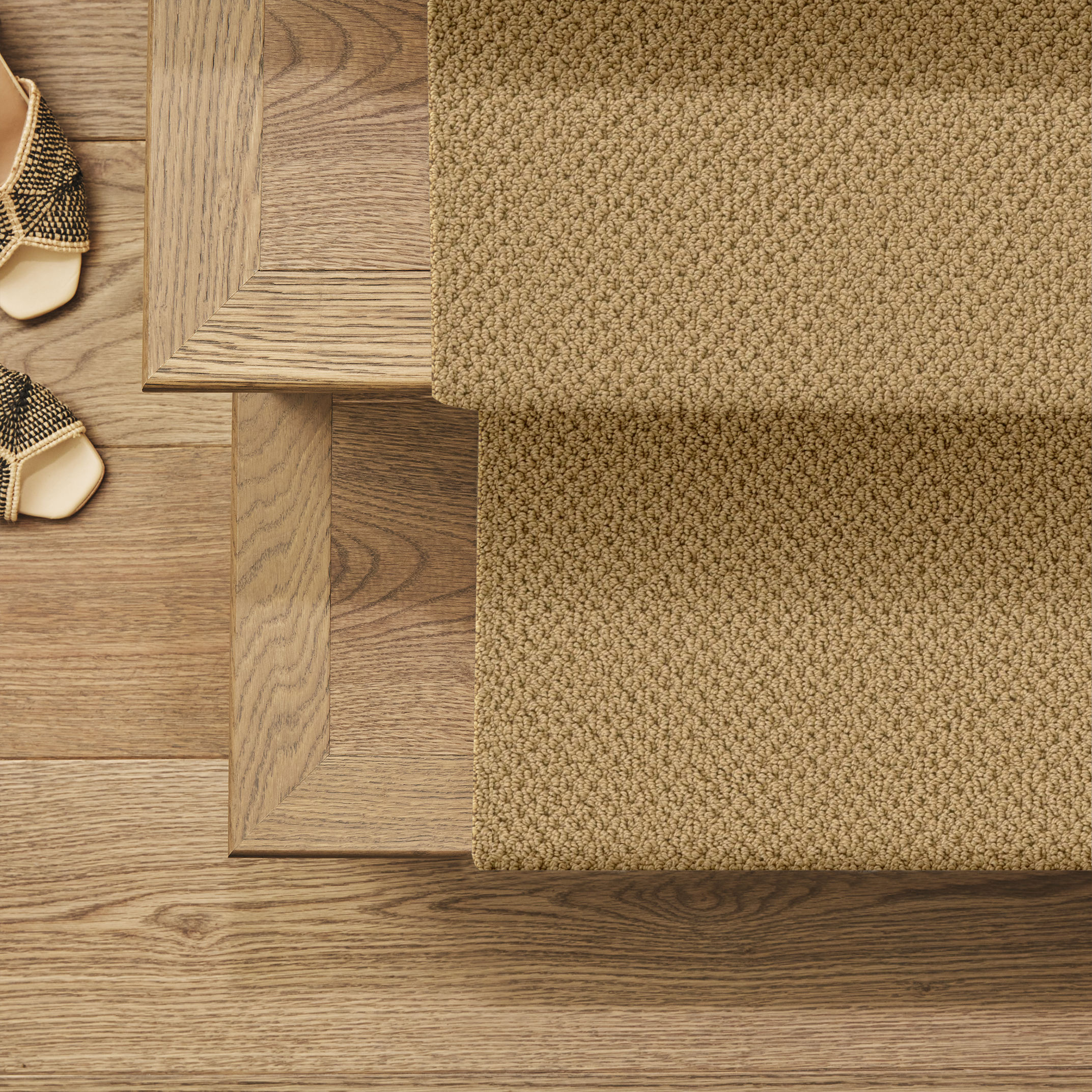 GRACIOUS SUMMER ROOM