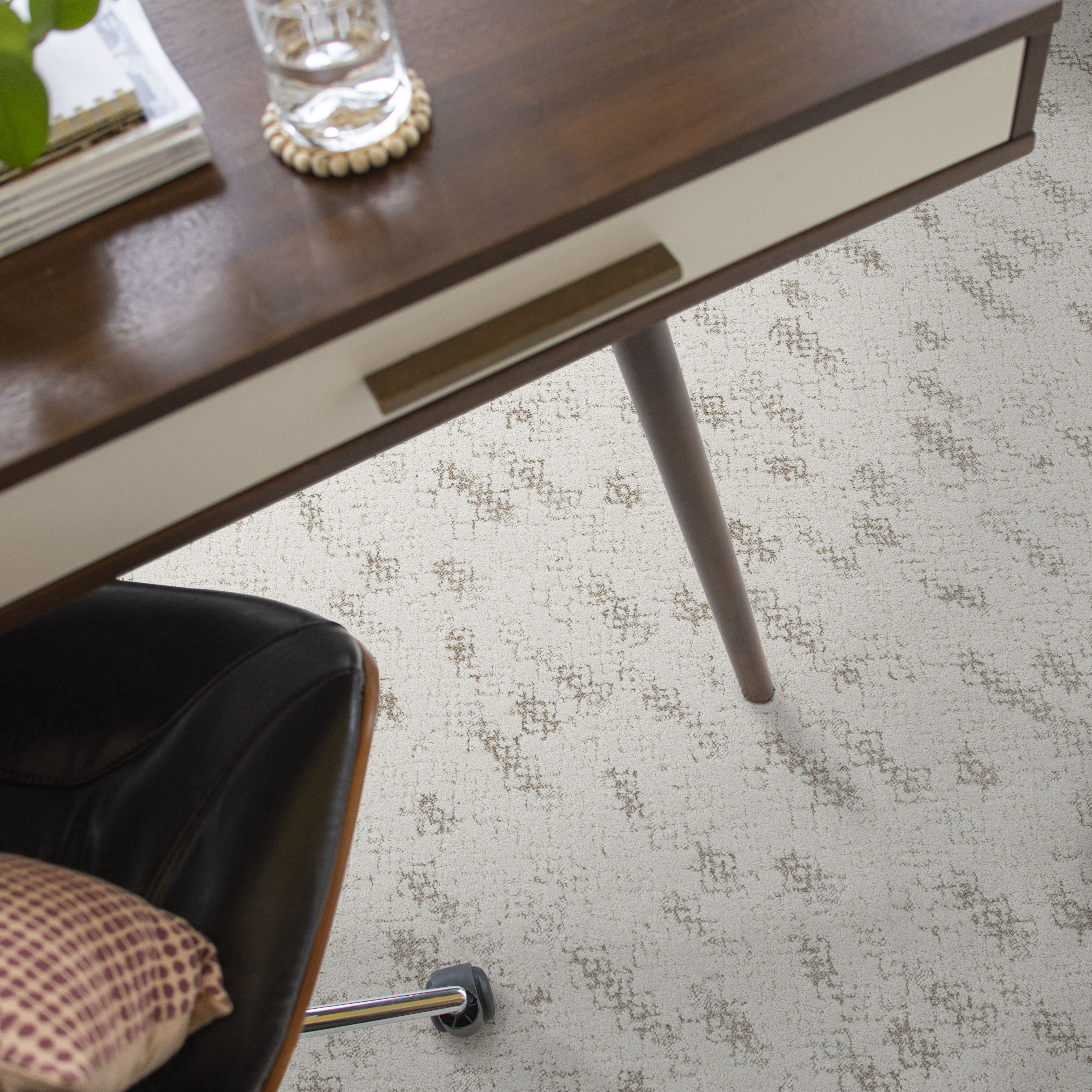 EVOKE LINEN ROOM in room