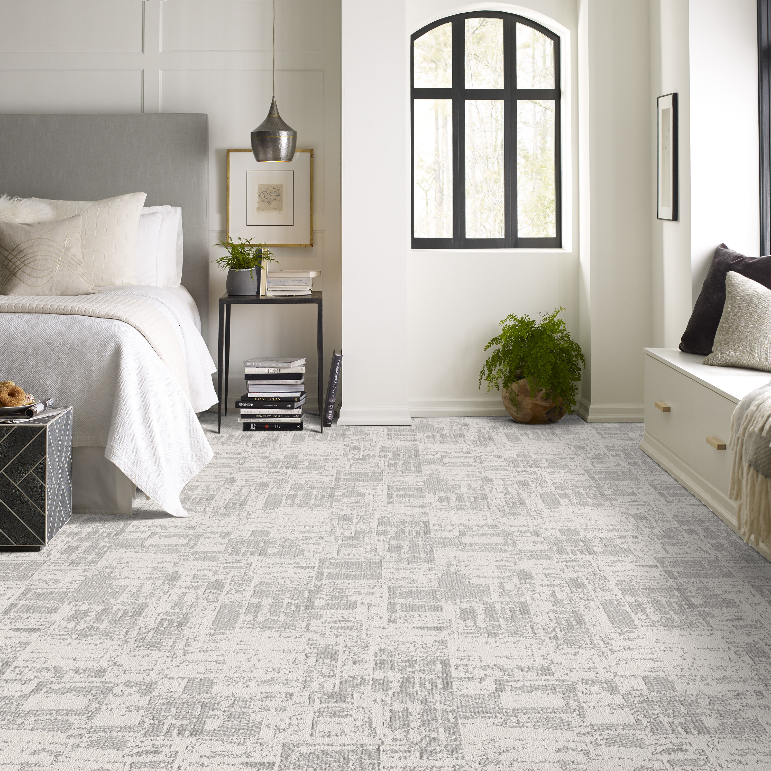 DISCOVER FIRST FROST ROOM in room