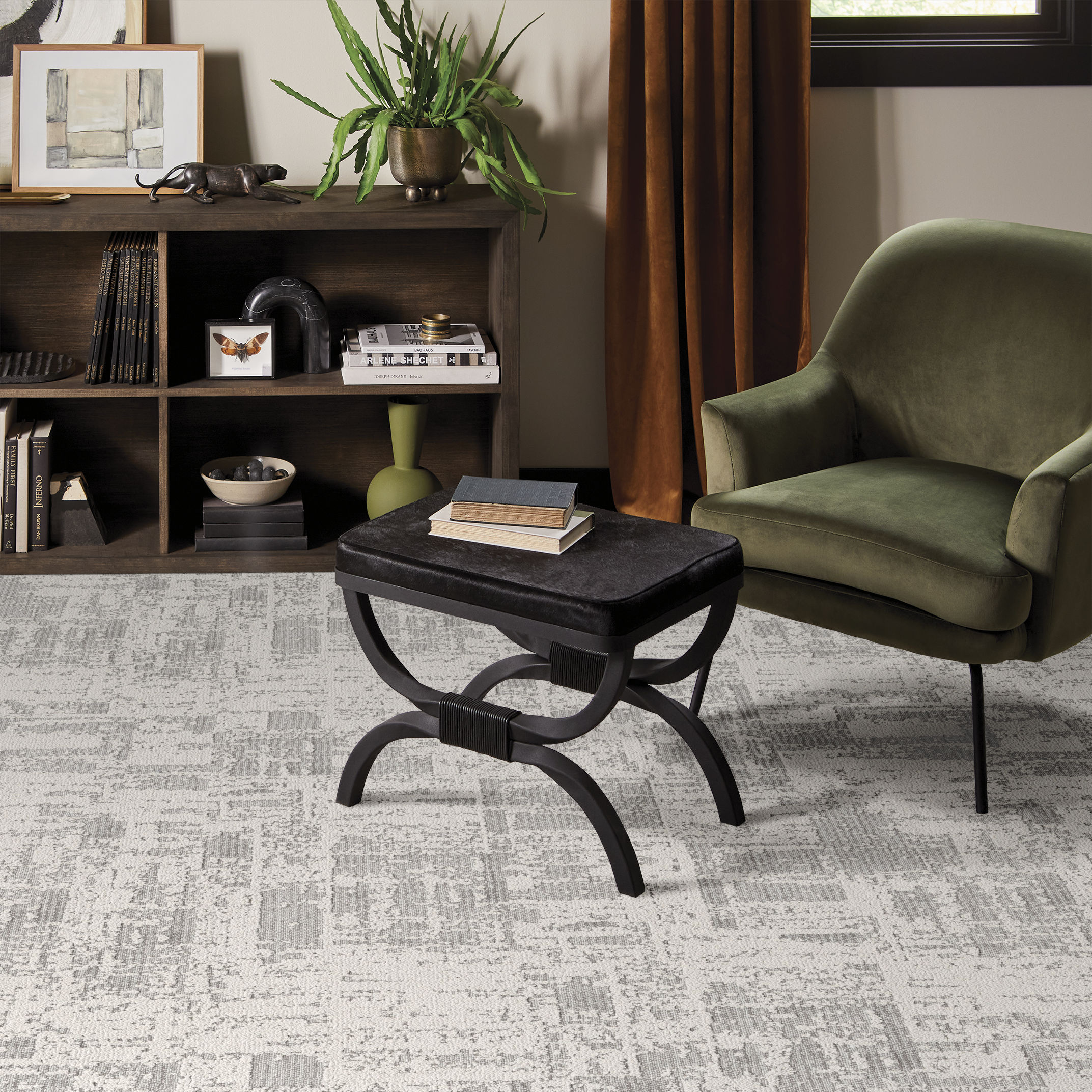 DISCOVER FIRST FROST ROOM