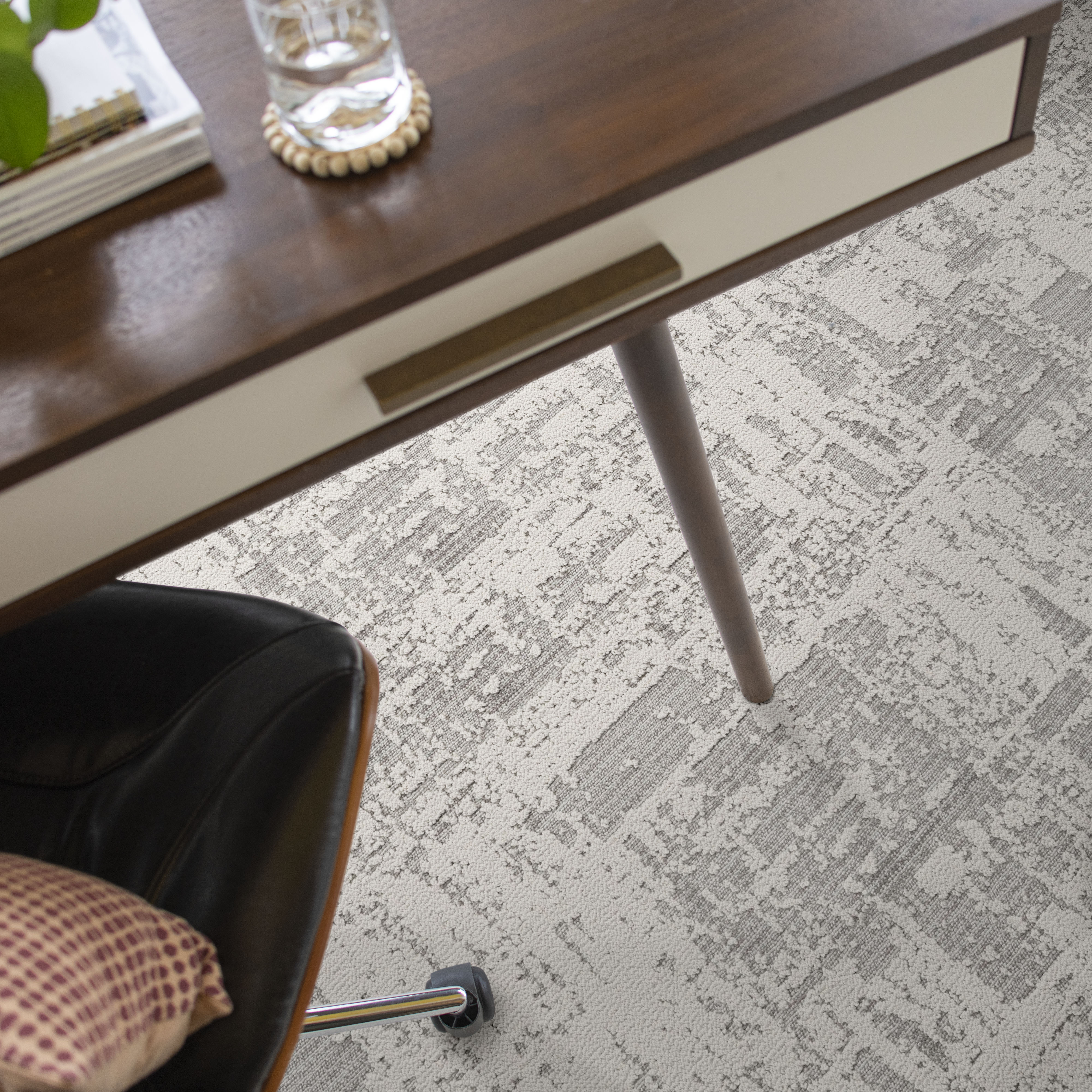 DISCOVER FIRST FROST ROOM in room