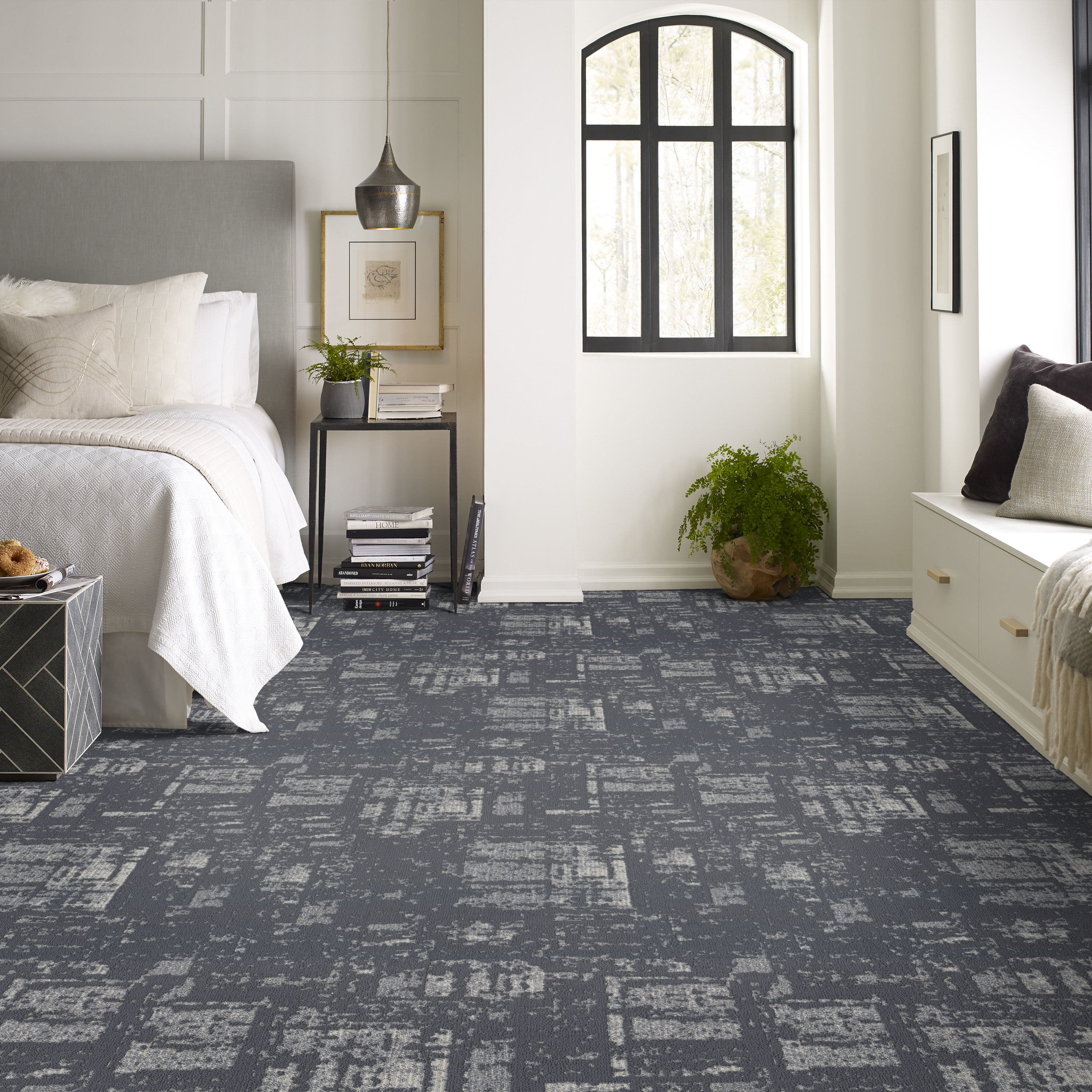 DISCOVER WASHED NAVY ROOM in room