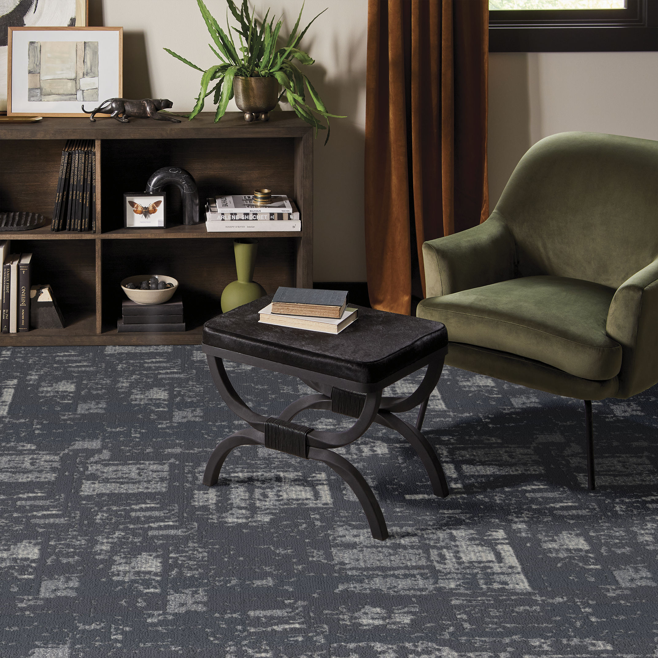 DISCOVER WASHED NAVY ROOM