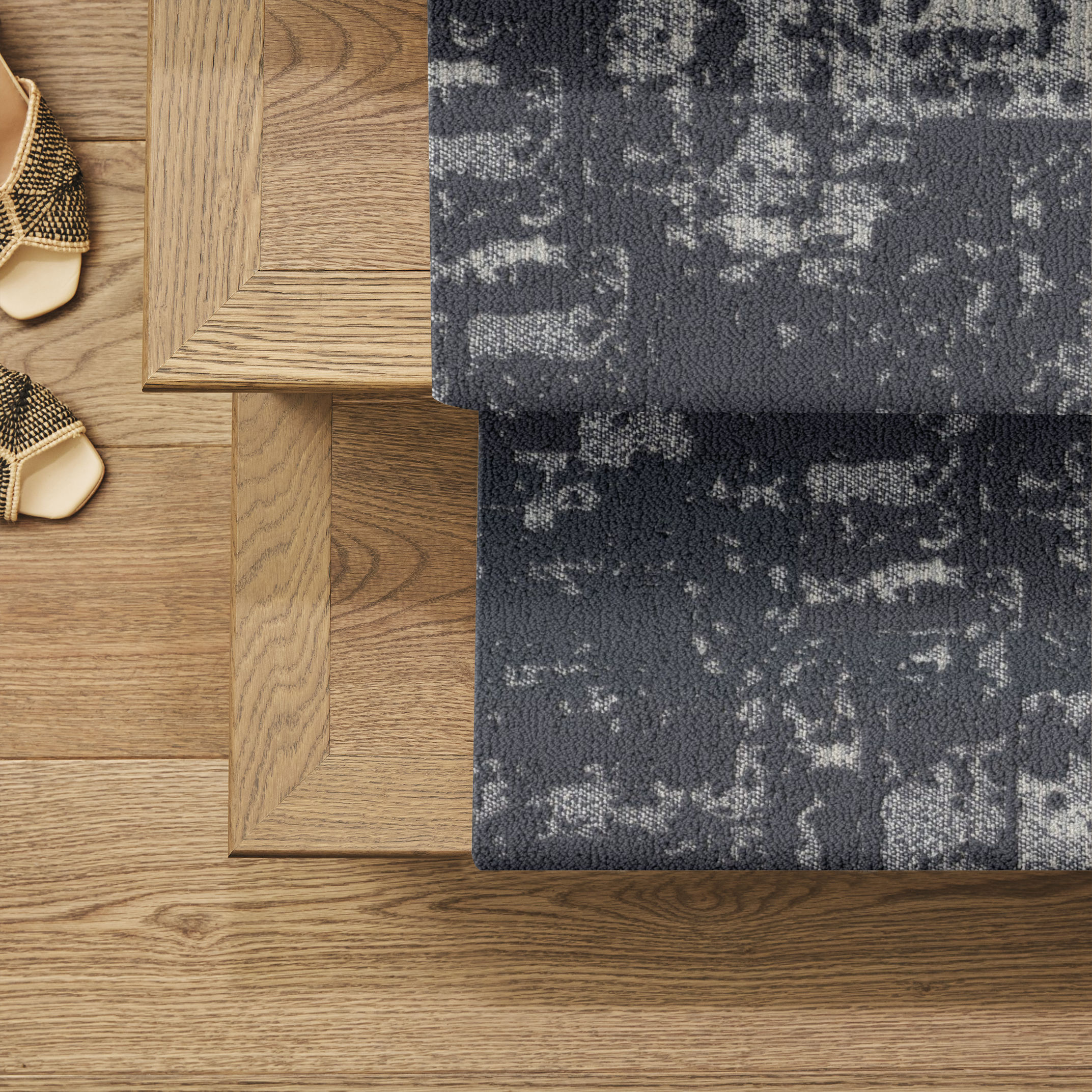 DISCOVER WASHED NAVY ROOM