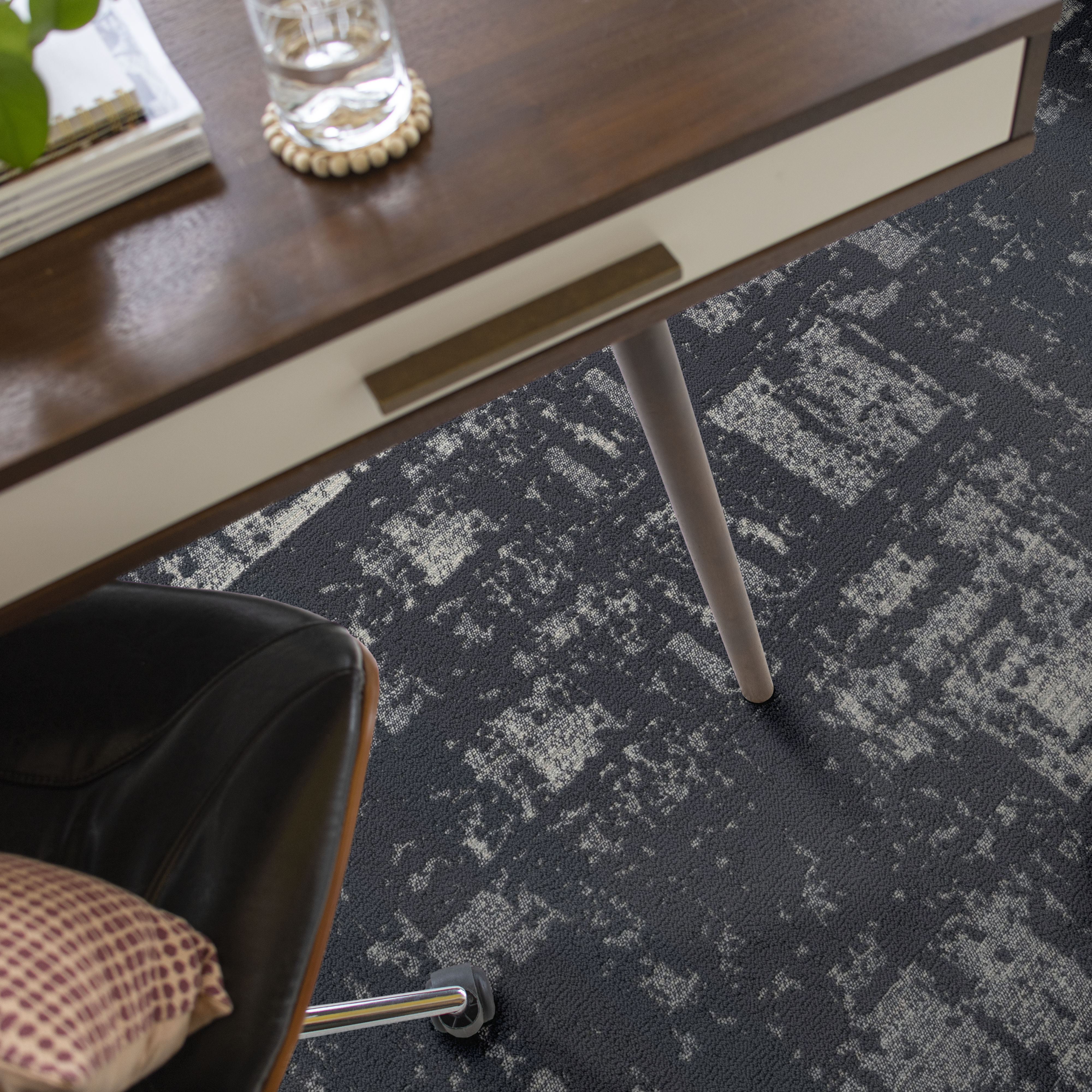 DISCOVER WASHED NAVY ROOM in room