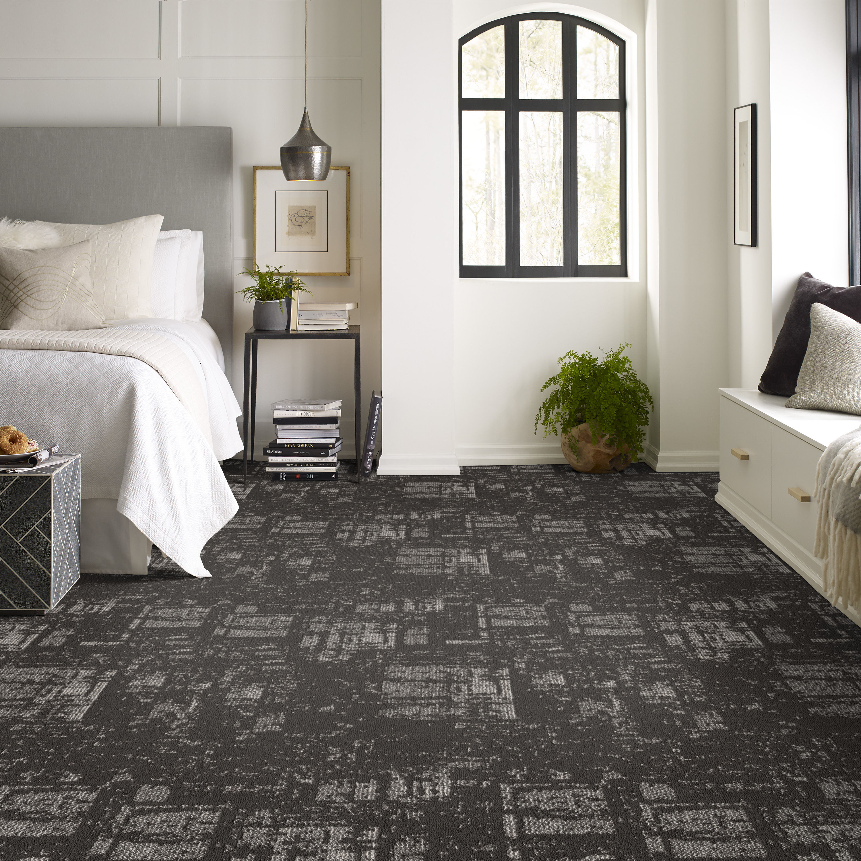 DISCOVER CHARCOALS ROOM in room