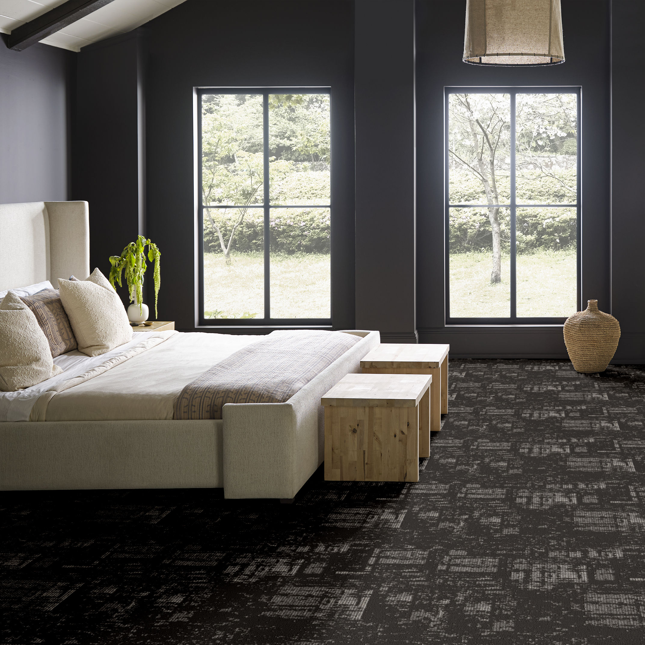 DISCOVER CHARCOALS ROOM