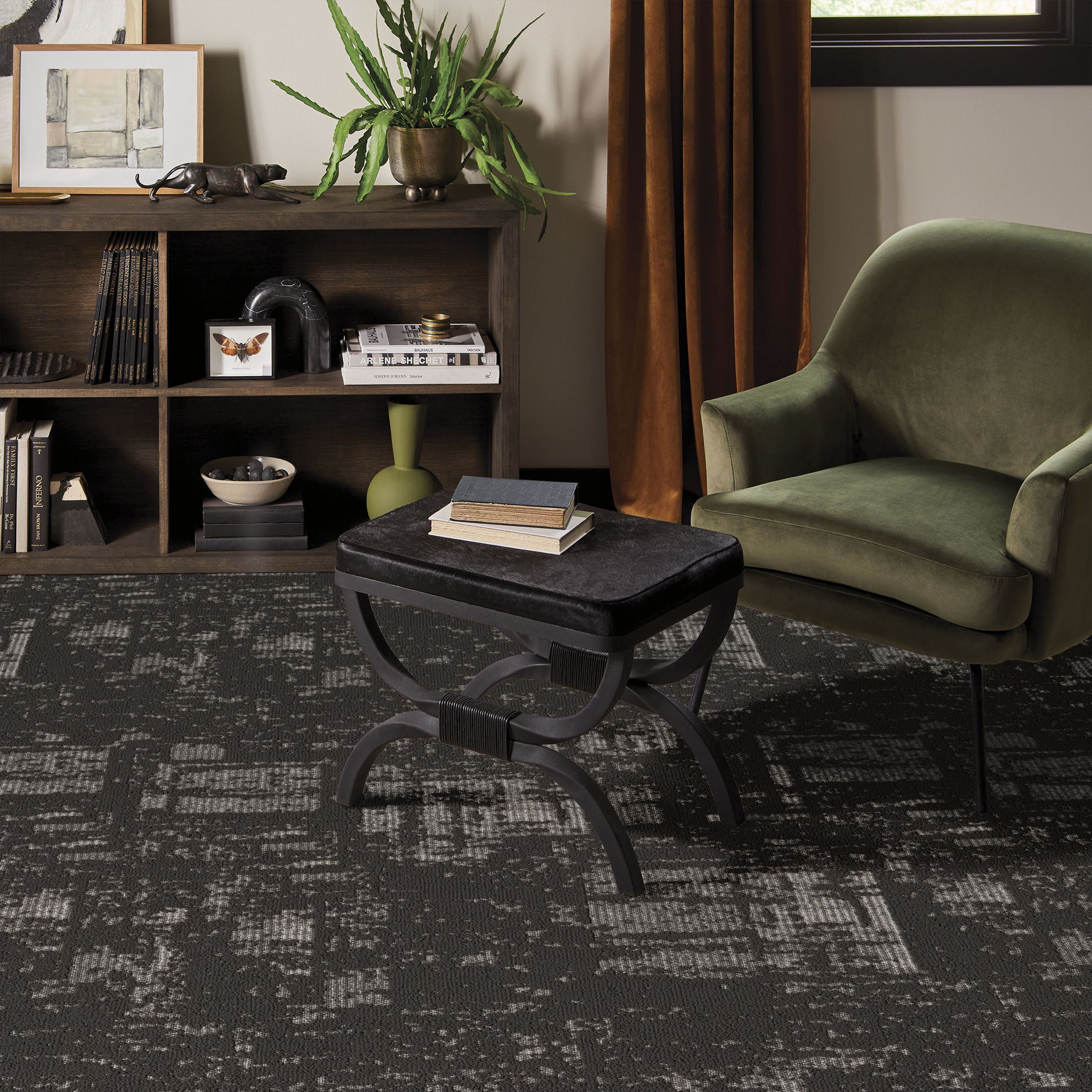 DISCOVER CHARCOALS ROOM