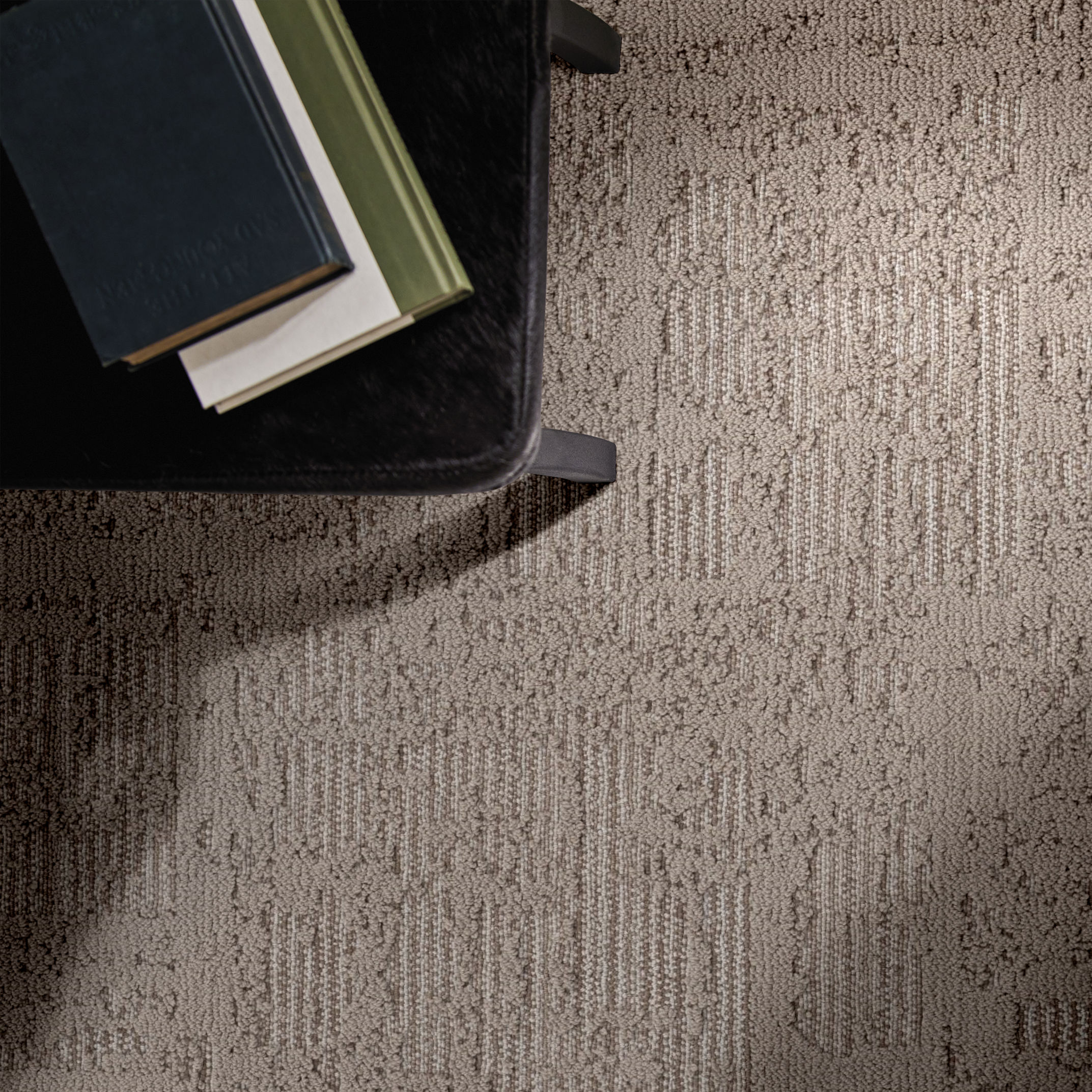 DISCOVER PEBBLE PATH ROOM