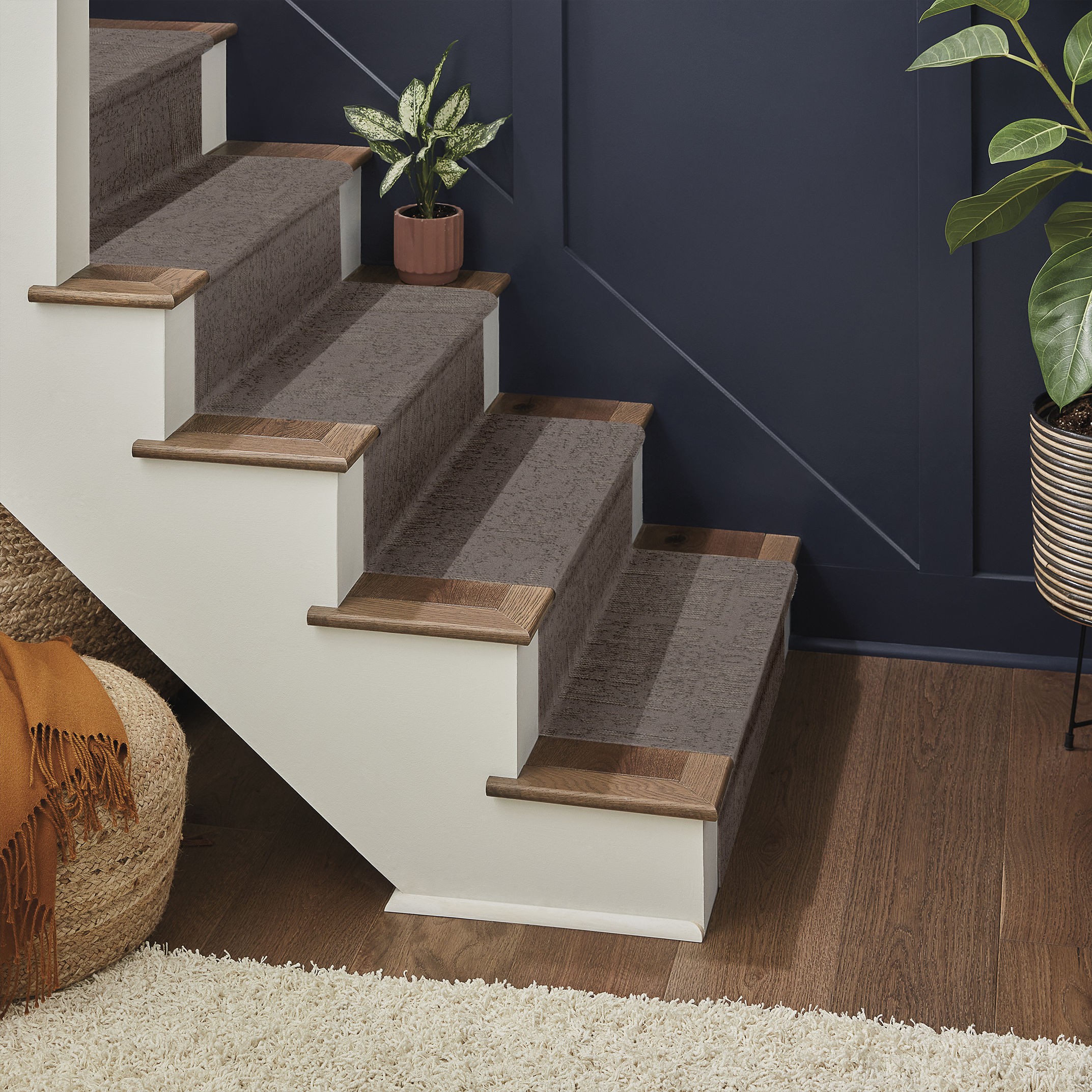 DISCOVER WALNUT ROOM