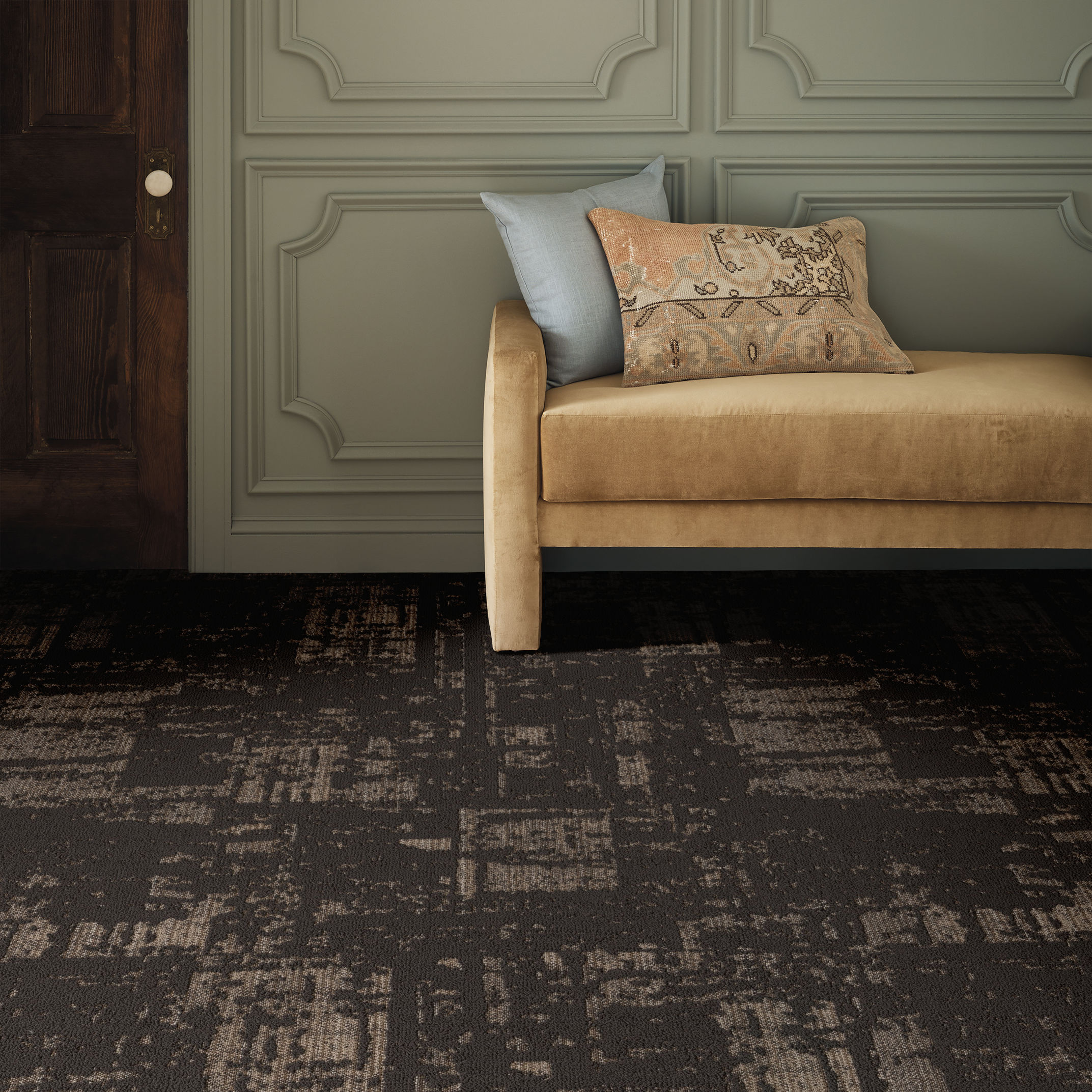 DISCOVER DARK ROAST ROOM