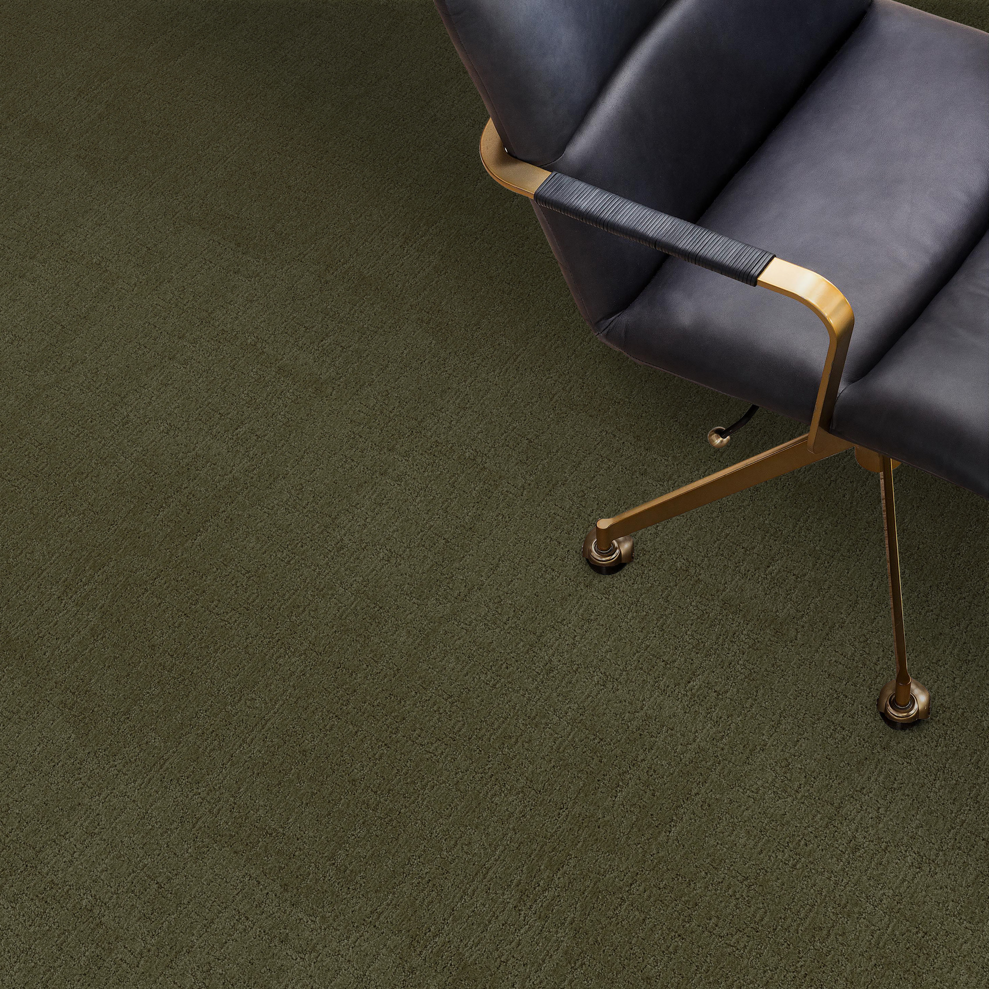 INDULGENT OLIVE TREE ROOM in room