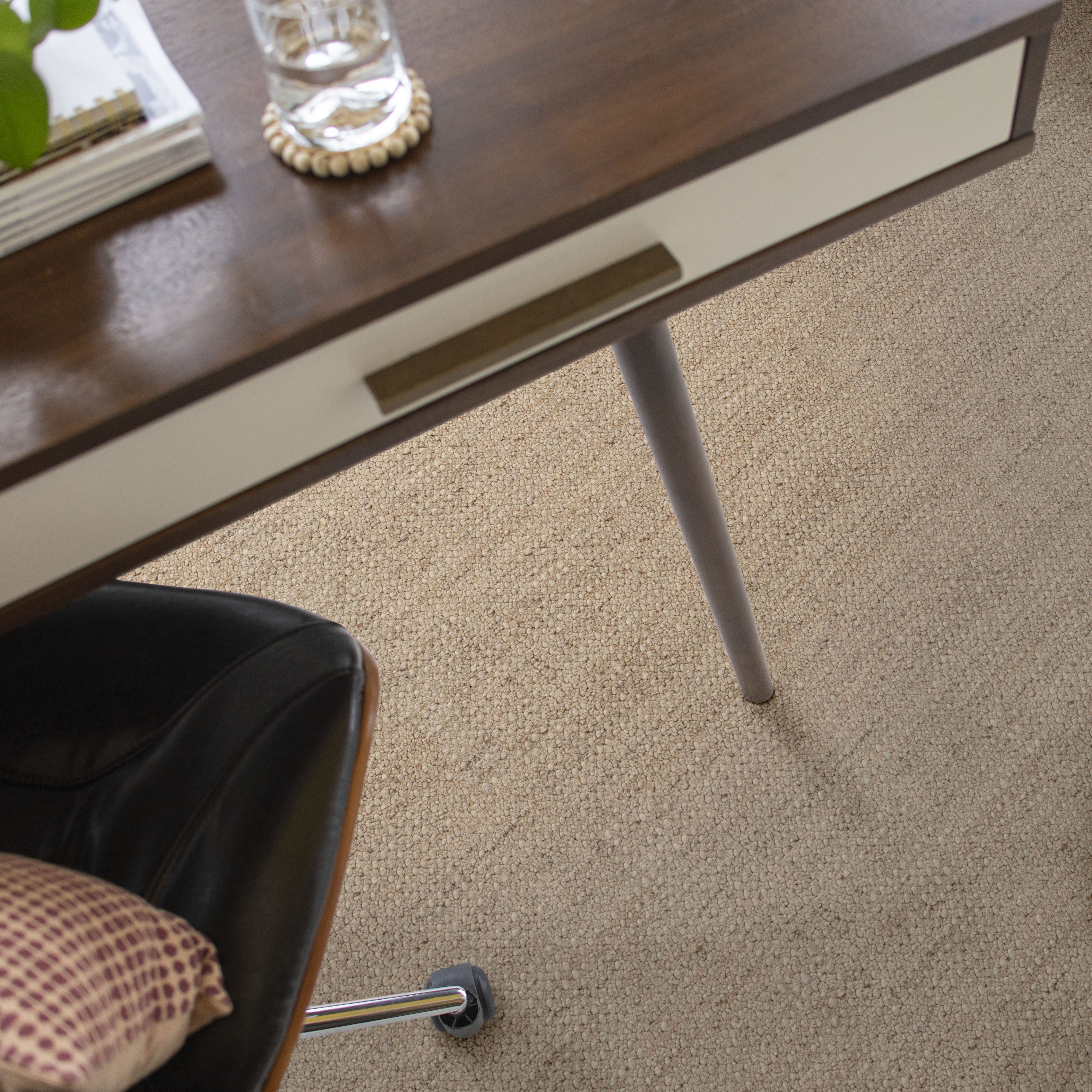 TACTILE GOLDEN HOUR ROOM in room