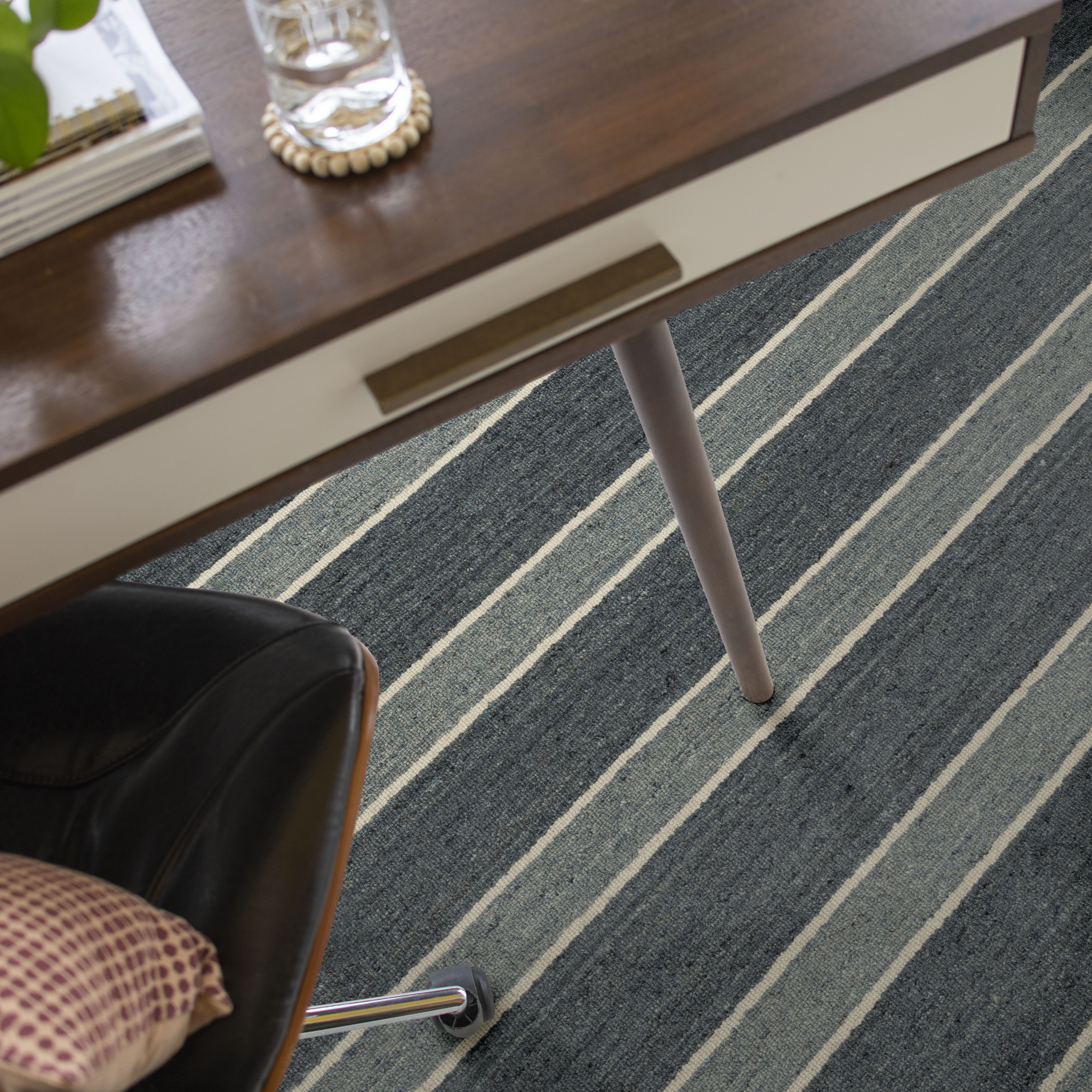 GALLERY WATERFALL ROOM in room