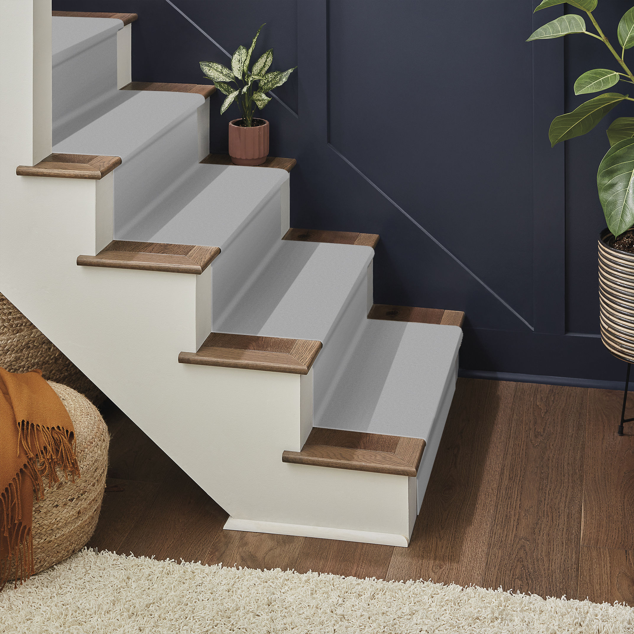 FINERY CASTLE WALLS ROOM