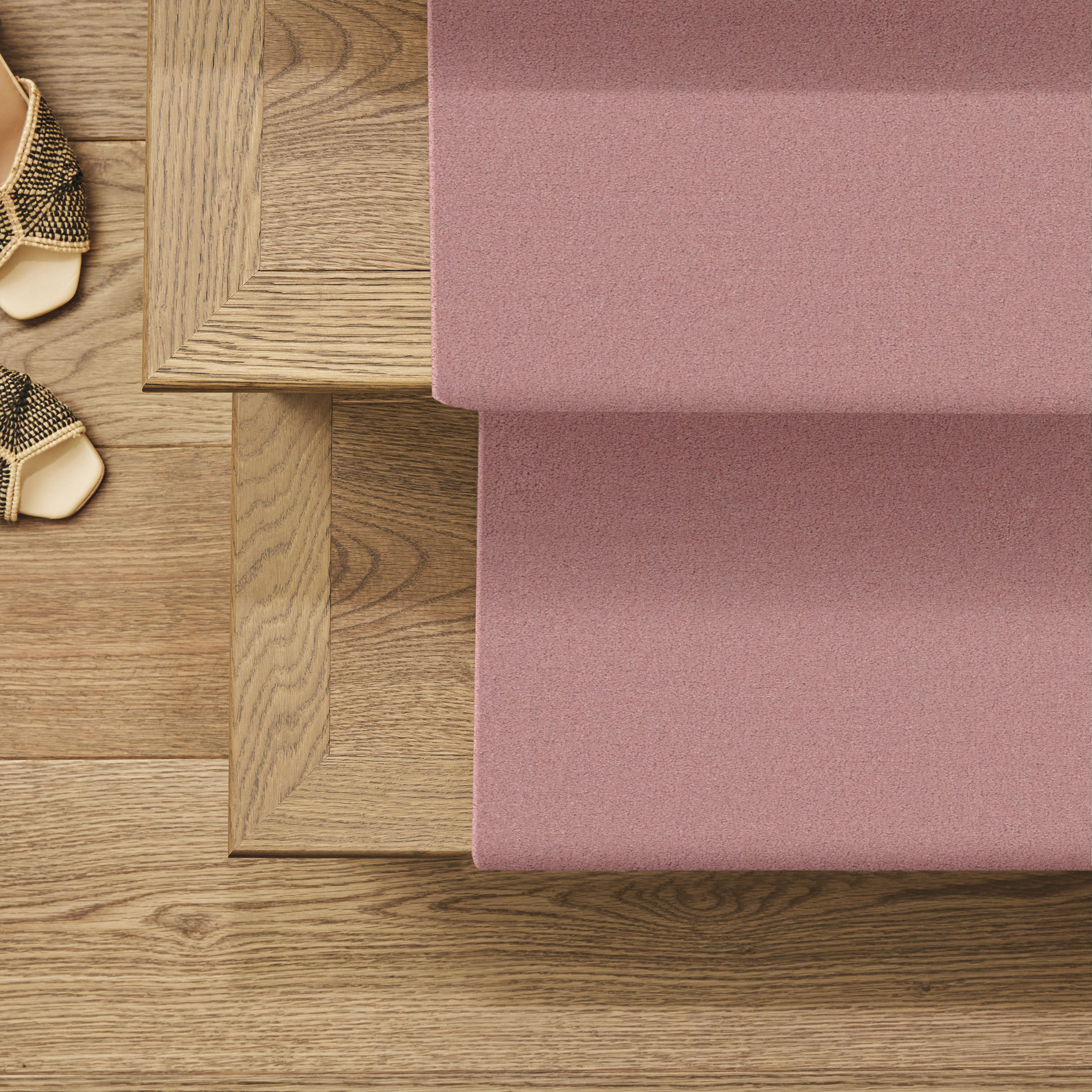 FINERY FIRST KISS ROOM