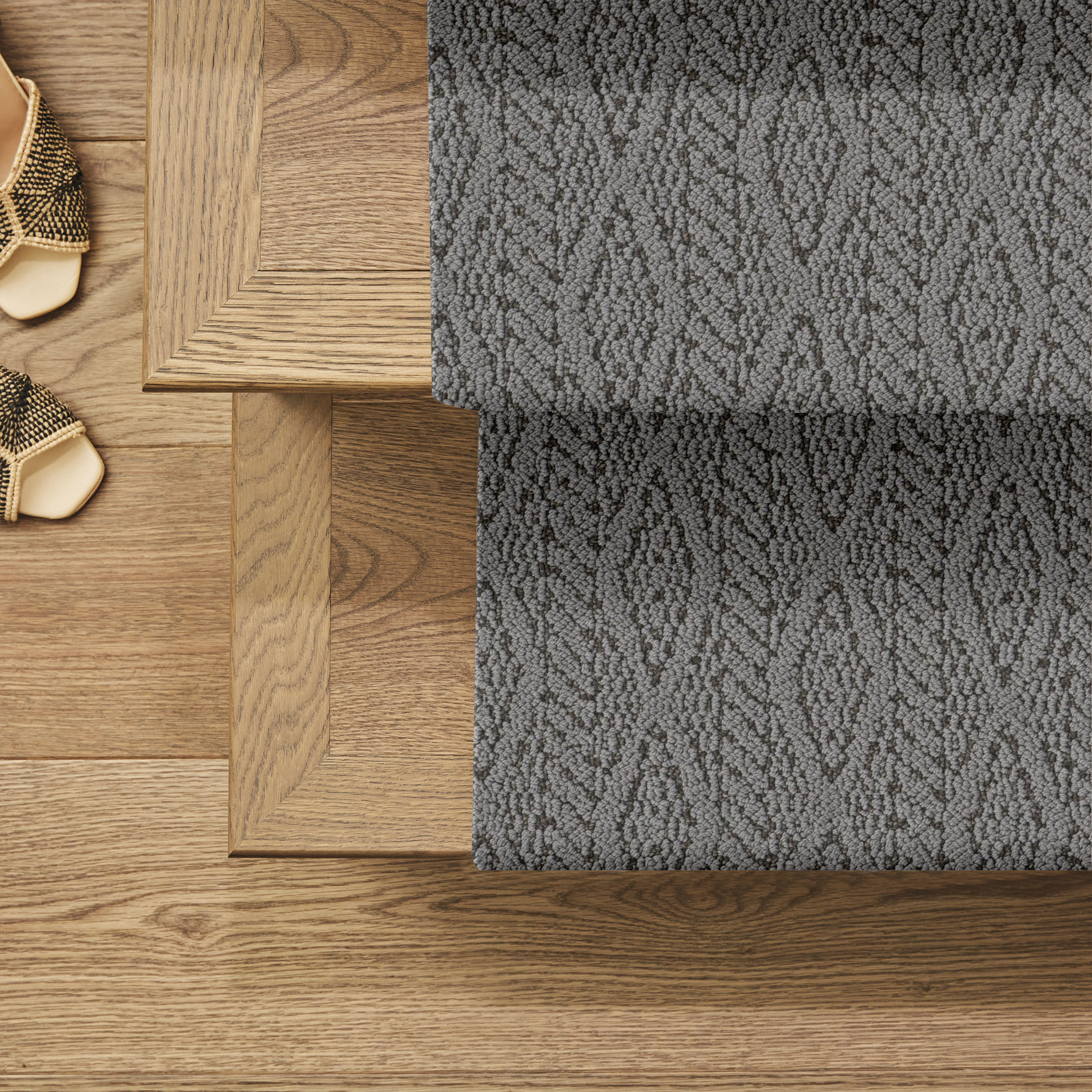 CROCHET GRAPHITE ROOM