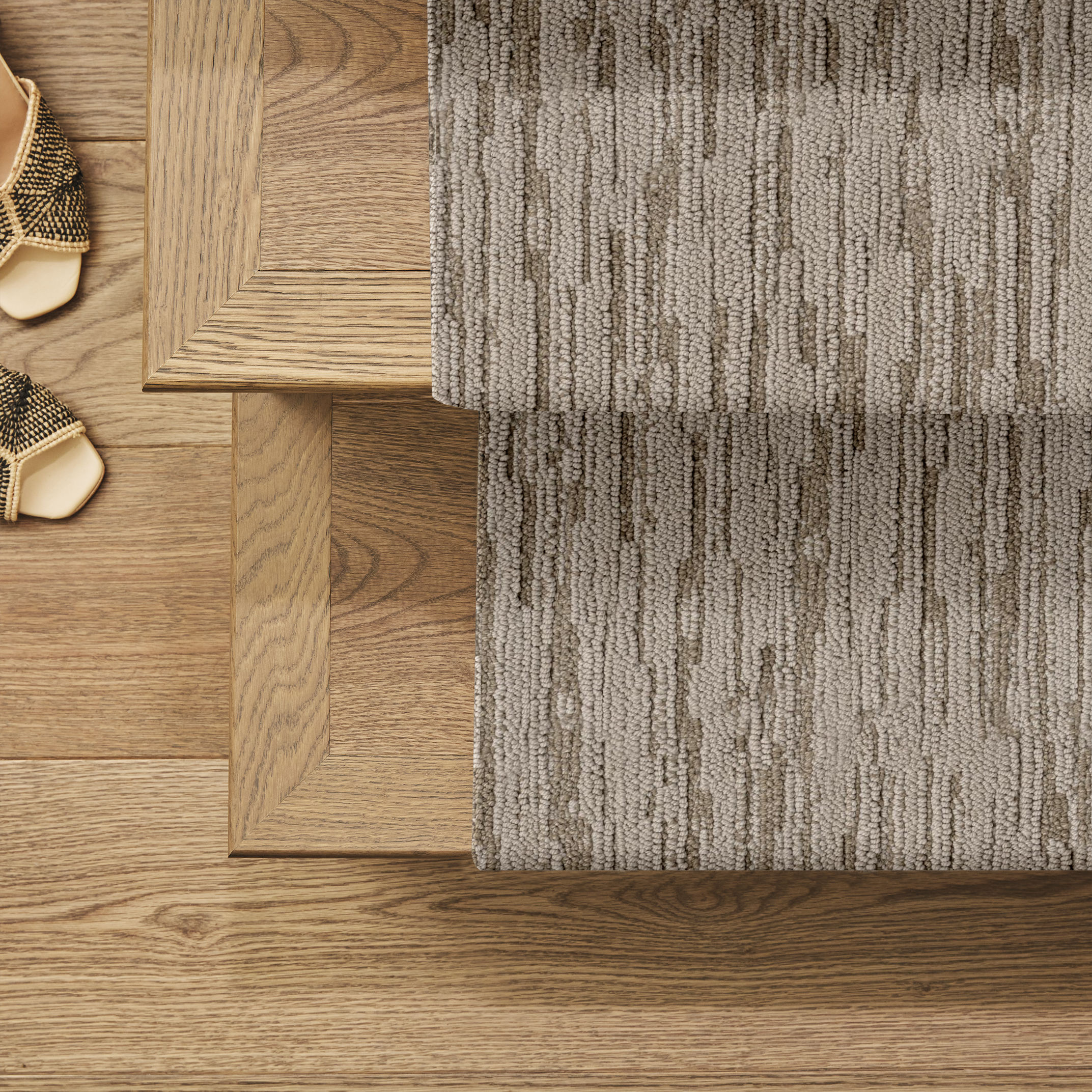 LOOM SAFARI VEST ROOM