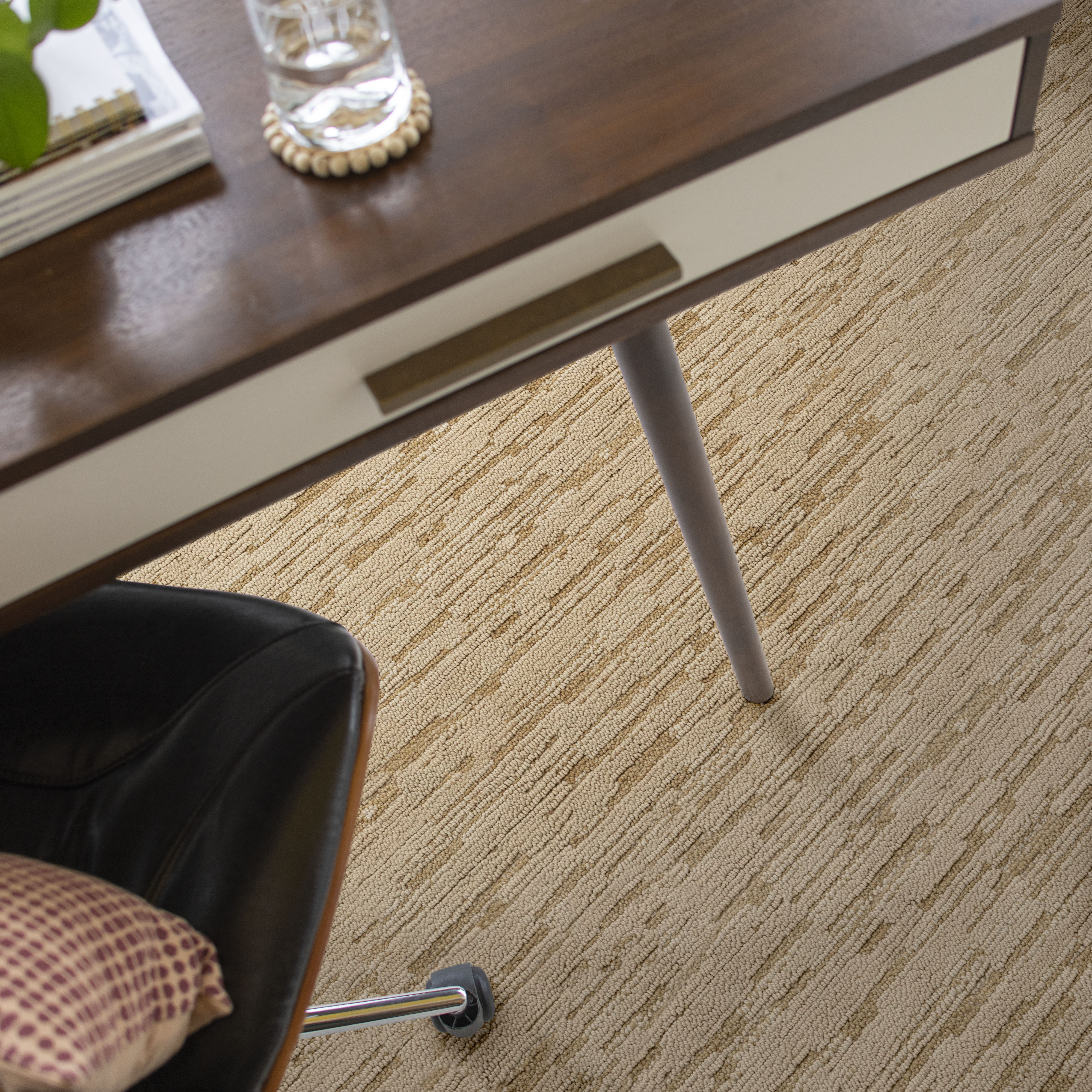 LOOM SUNKISSED ROOM in room