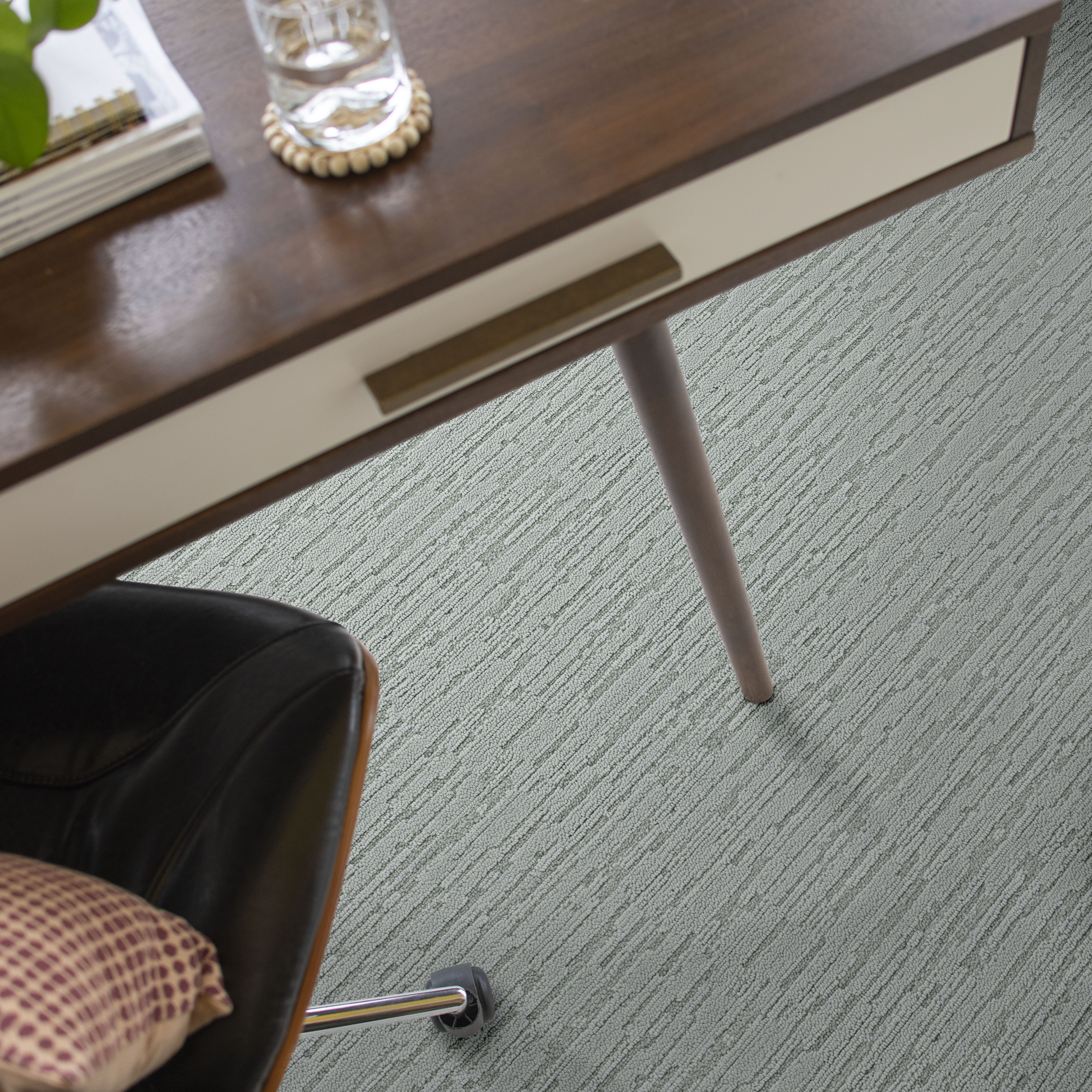 LOOM CARIBBEAN BREEZE ROOM in room