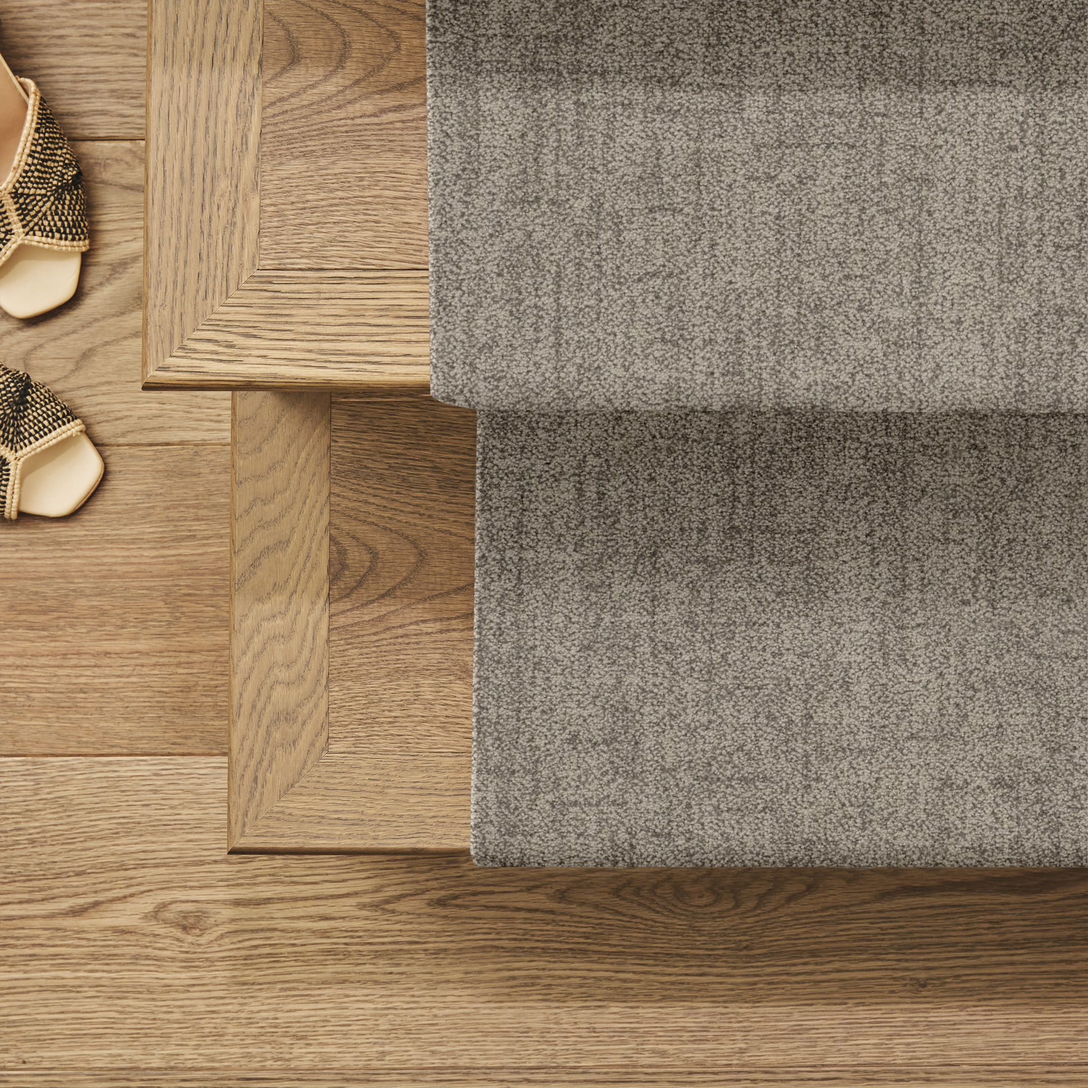 SILHOUETTE TAUPE HAZE ROOM