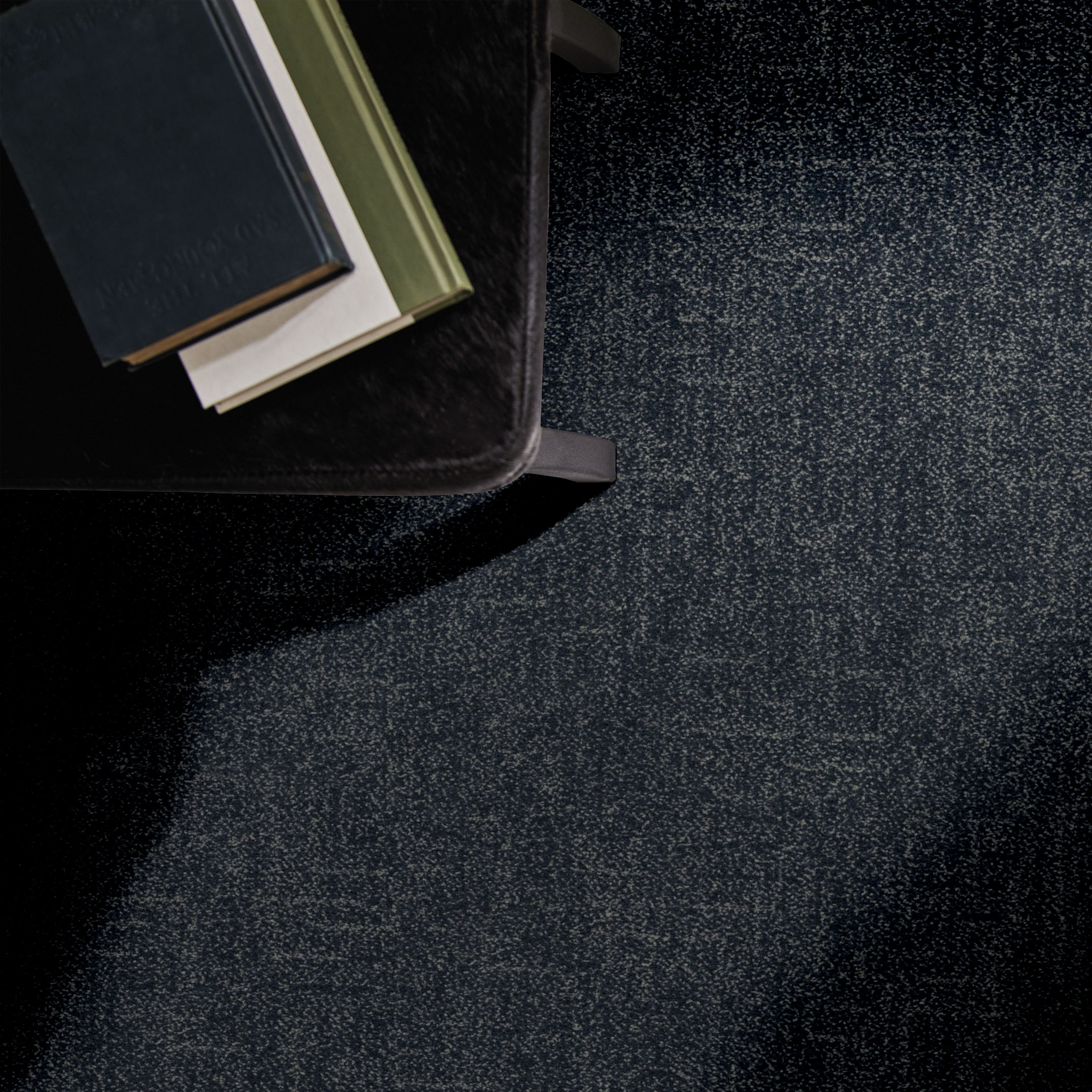 SILHOUETTE TRUE NAVY ROOM