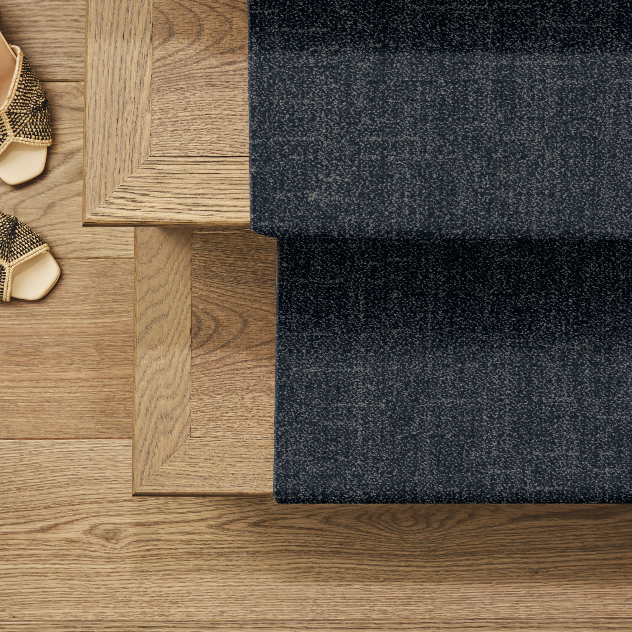 SILHOUETTE TRUE NAVY ROOM