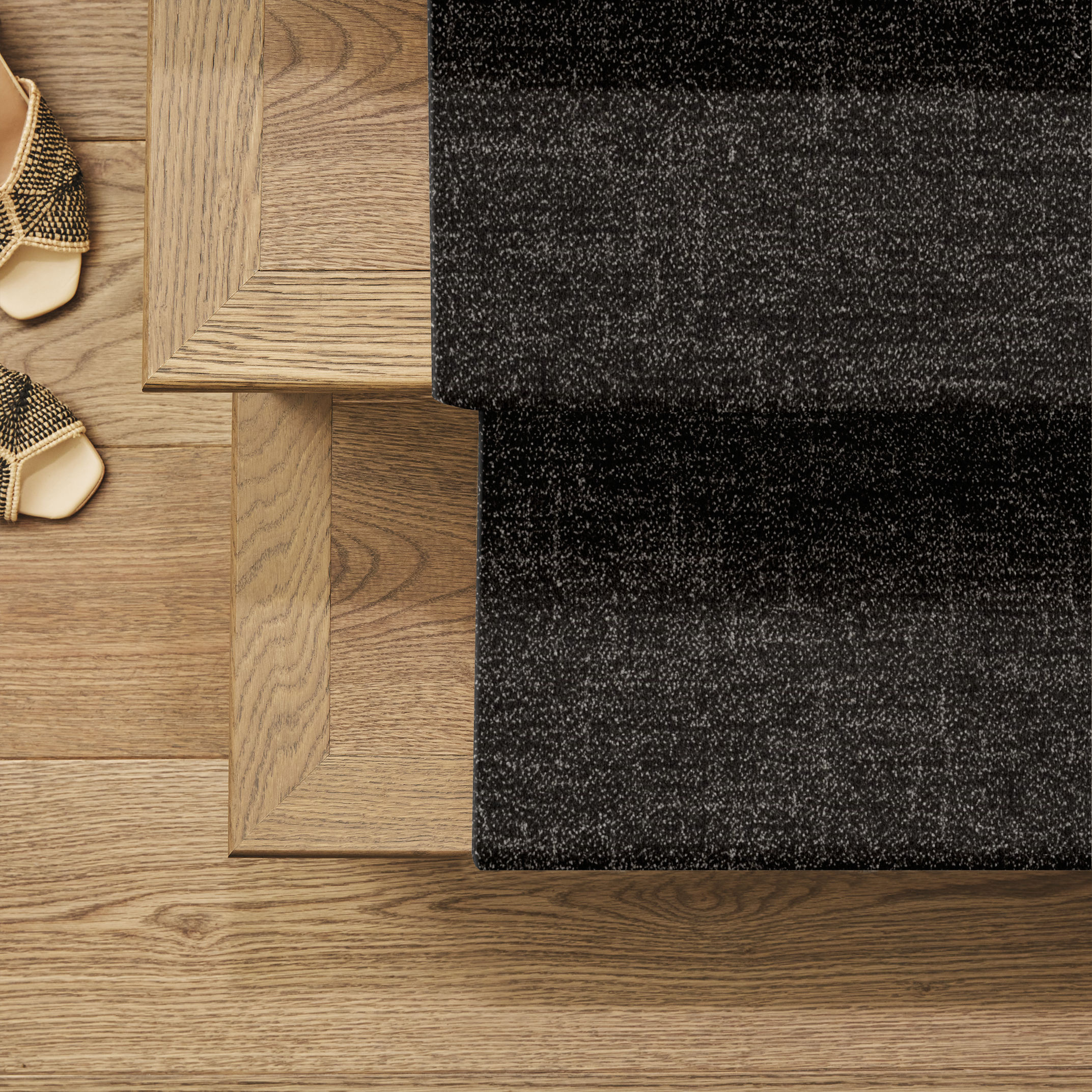 SILHOUETTE EBONY ROOM